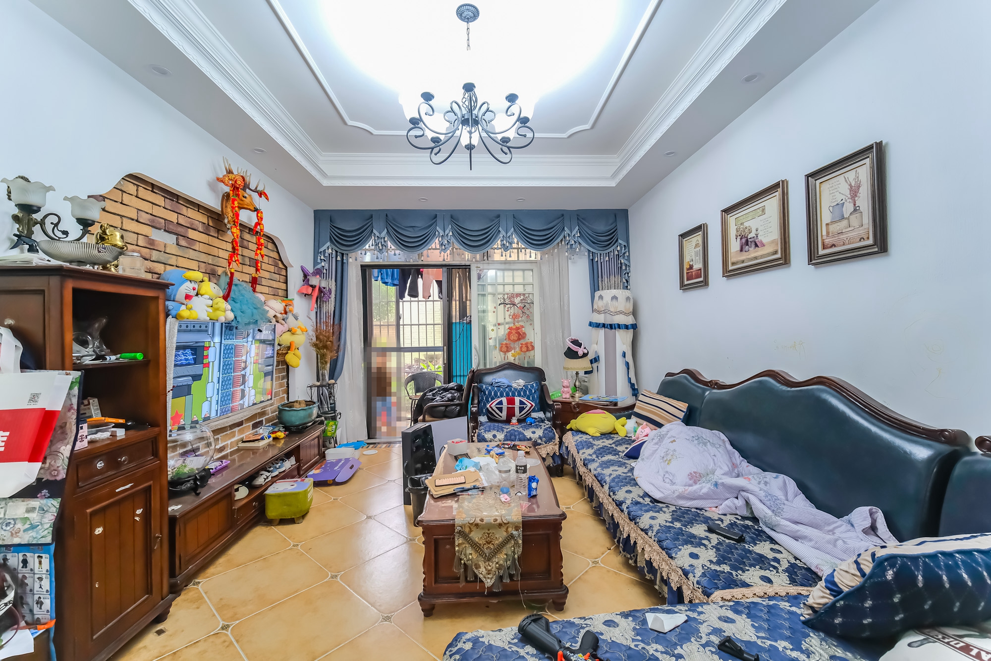 月亮湾草莓街区一、二期 4室2厅1卫 80.8万 月亮湾草莓街区一、二期 4室2厅1卫 80.8万客厅