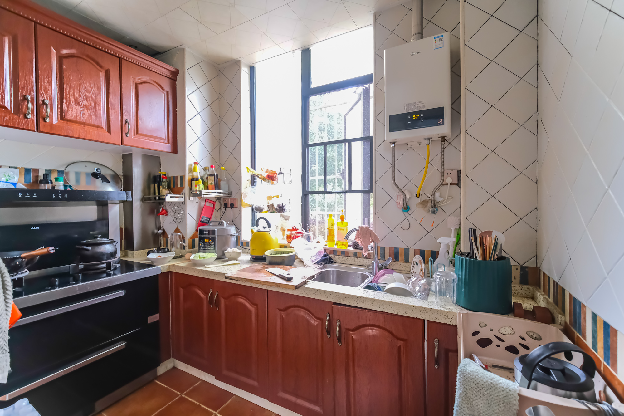 月亮湾草莓街区一、二期 4室2厅1卫 80.8万 月亮湾草莓街区一、二期 4室2厅1卫 80.8万厨房