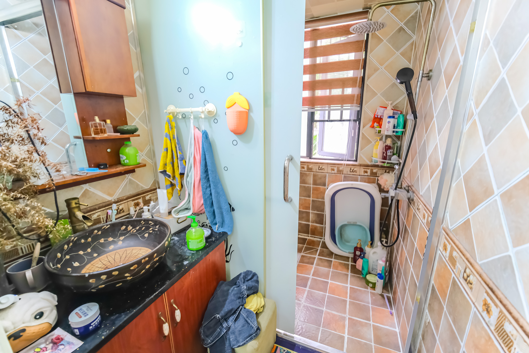 月亮湾草莓街区一、二期 4室2厅1卫 80.8万 月亮湾草莓街区一、二期 4室2厅1卫 80.8万卫生间