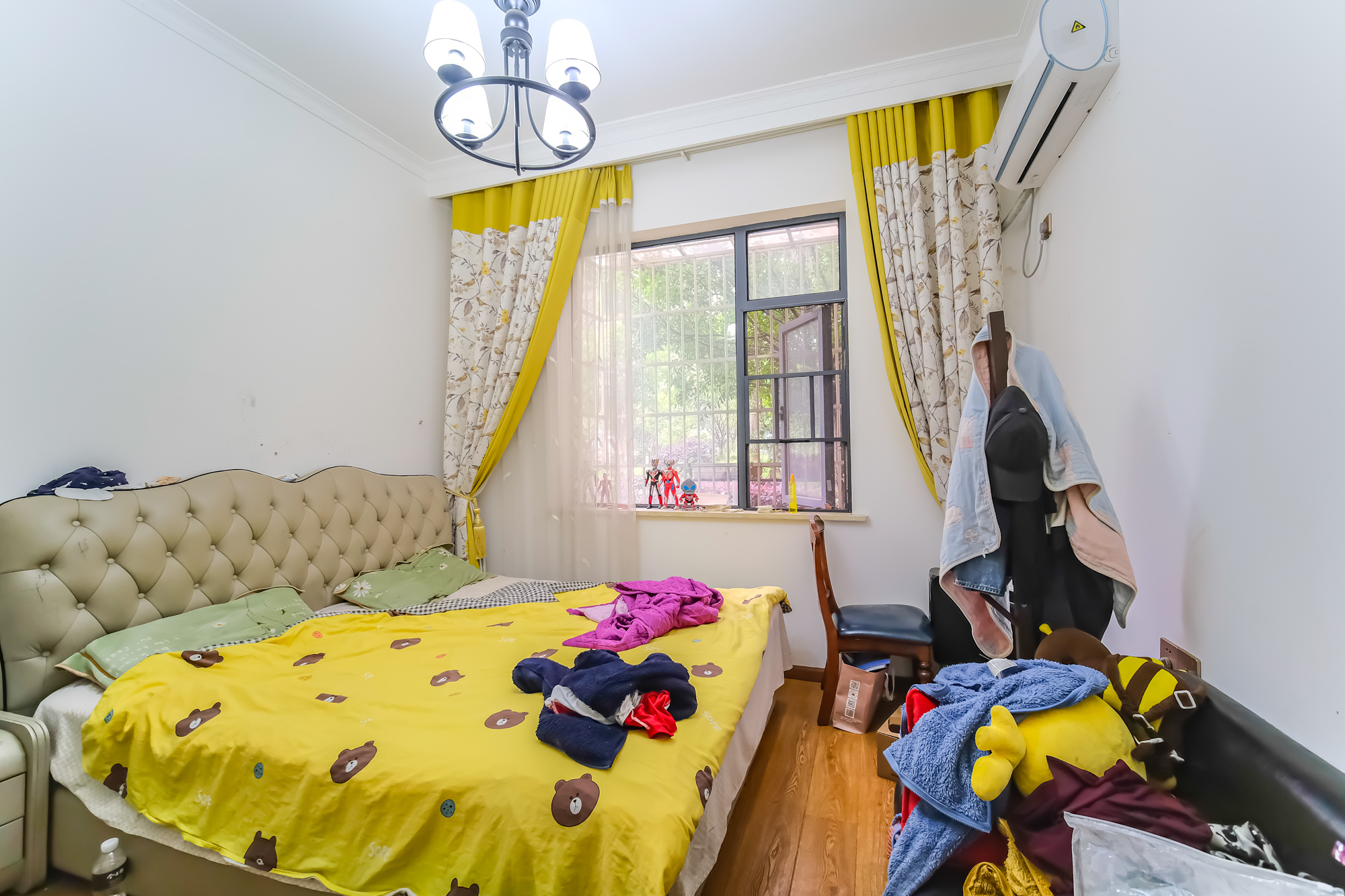 月亮湾草莓街区一、二期 4室2厅1卫 80.8万 月亮湾草莓街区一、二期 4室2厅1卫 80.8万卧室