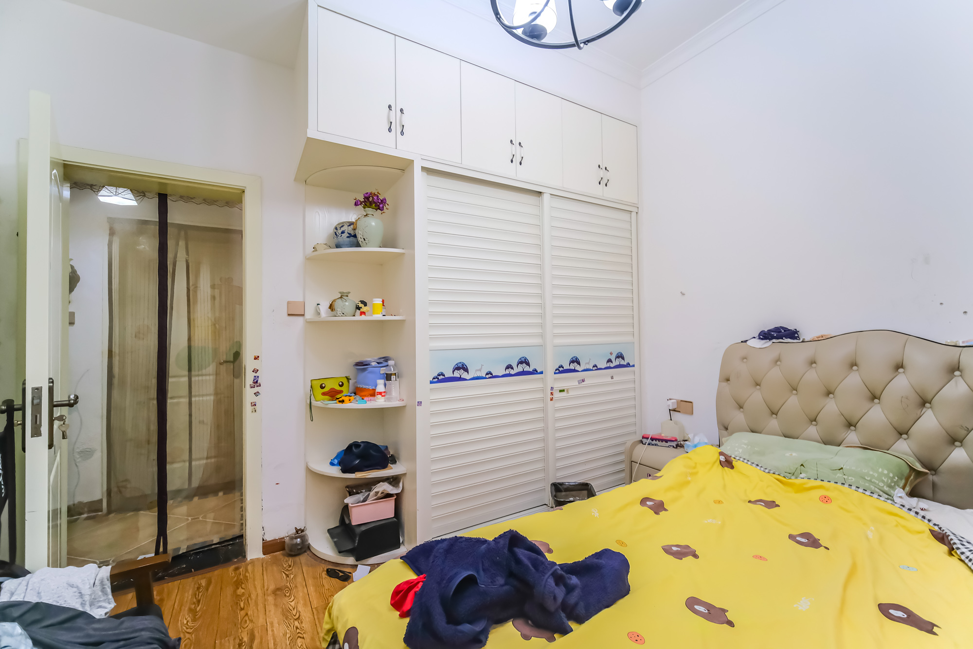 月亮湾草莓街区一、二期 4室2厅1卫 80.8万 月亮湾草莓街区一、二期 4室2厅1卫 80.8万卧室