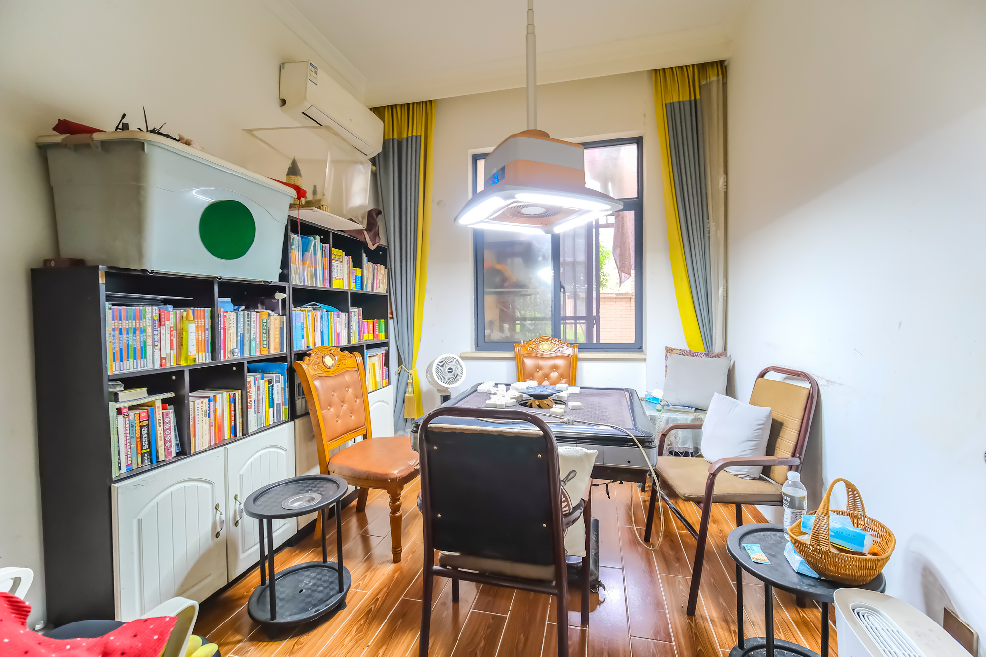 月亮湾草莓街区一、二期 4室2厅1卫 80.8万 月亮湾草莓街区一、二期 4室2厅1卫 80.8万卧室