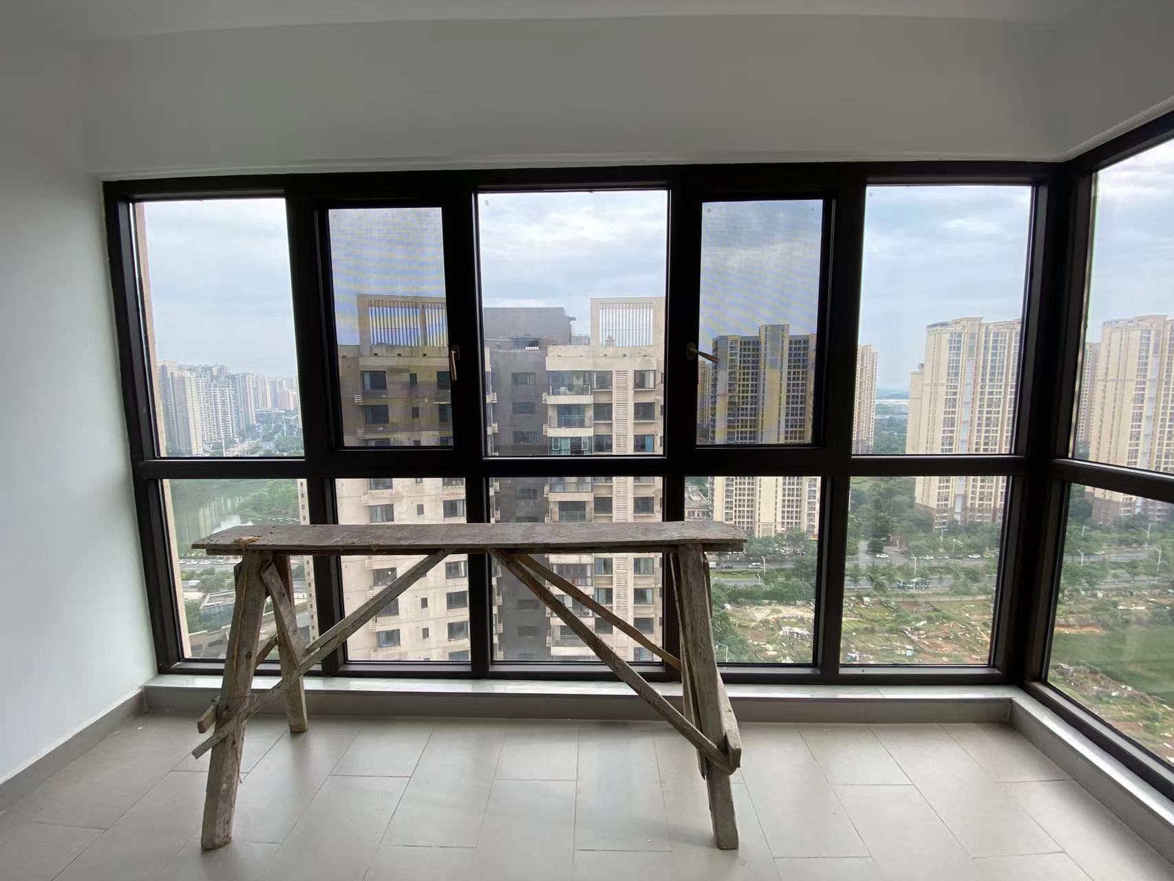 蓝溪谷 4室2厅2卫 70.0万 蓝溪谷 4室2厅2卫 70.0万室内图