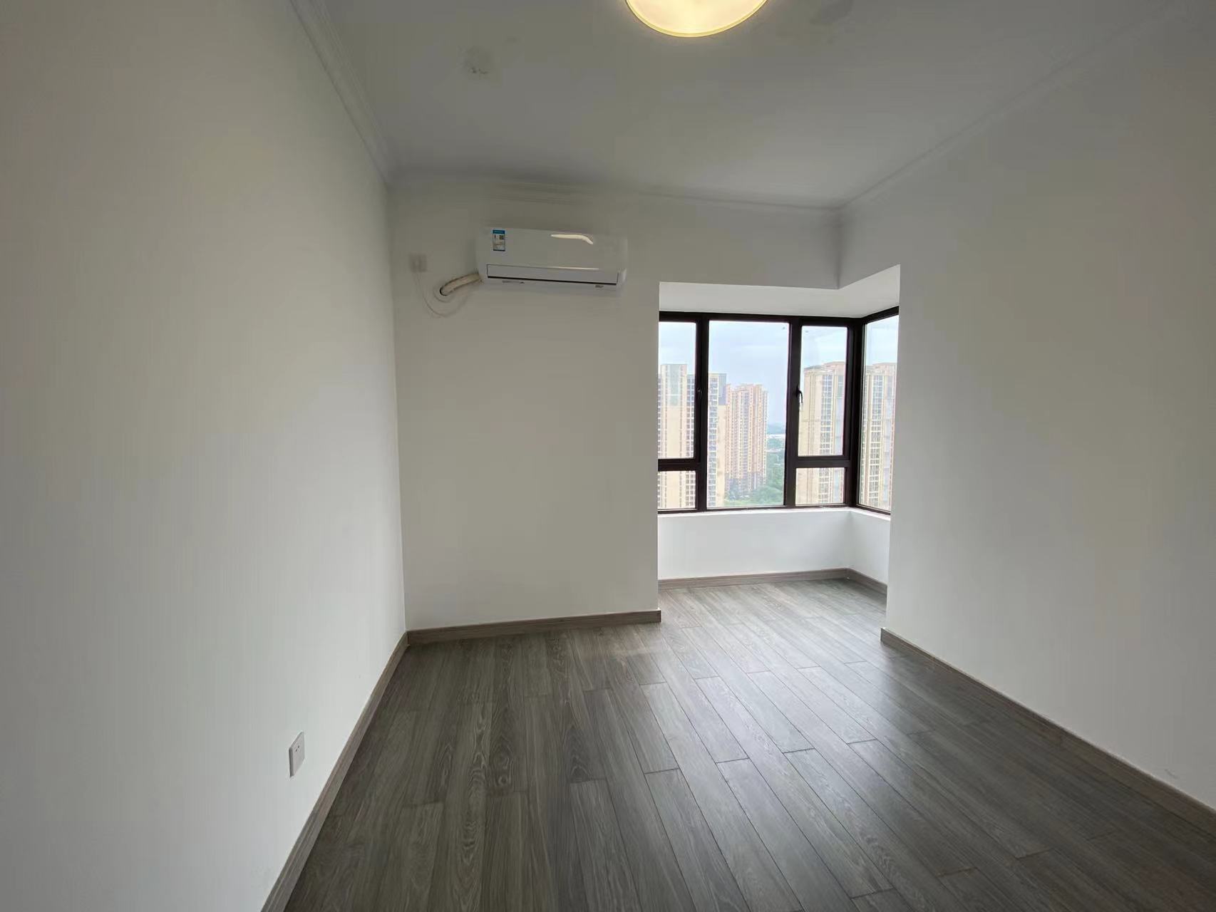 蓝溪谷 4室2厅2卫 70.0万 蓝溪谷 4室2厅2卫 70.0万室内图