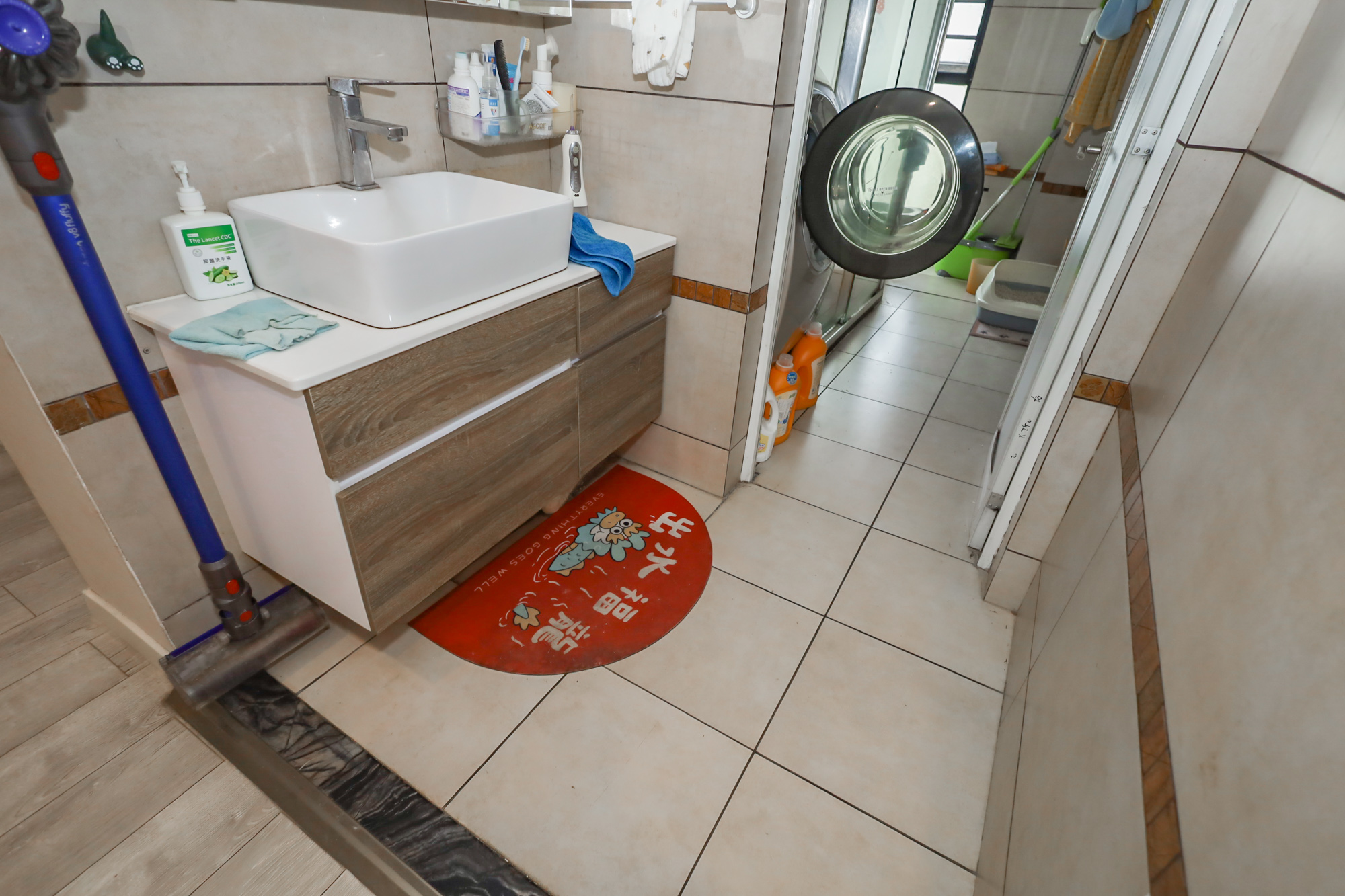 郡原广场  4室2厅2卫    190.0万 郡原广场  4室2厅2卫    190.0万卫生间