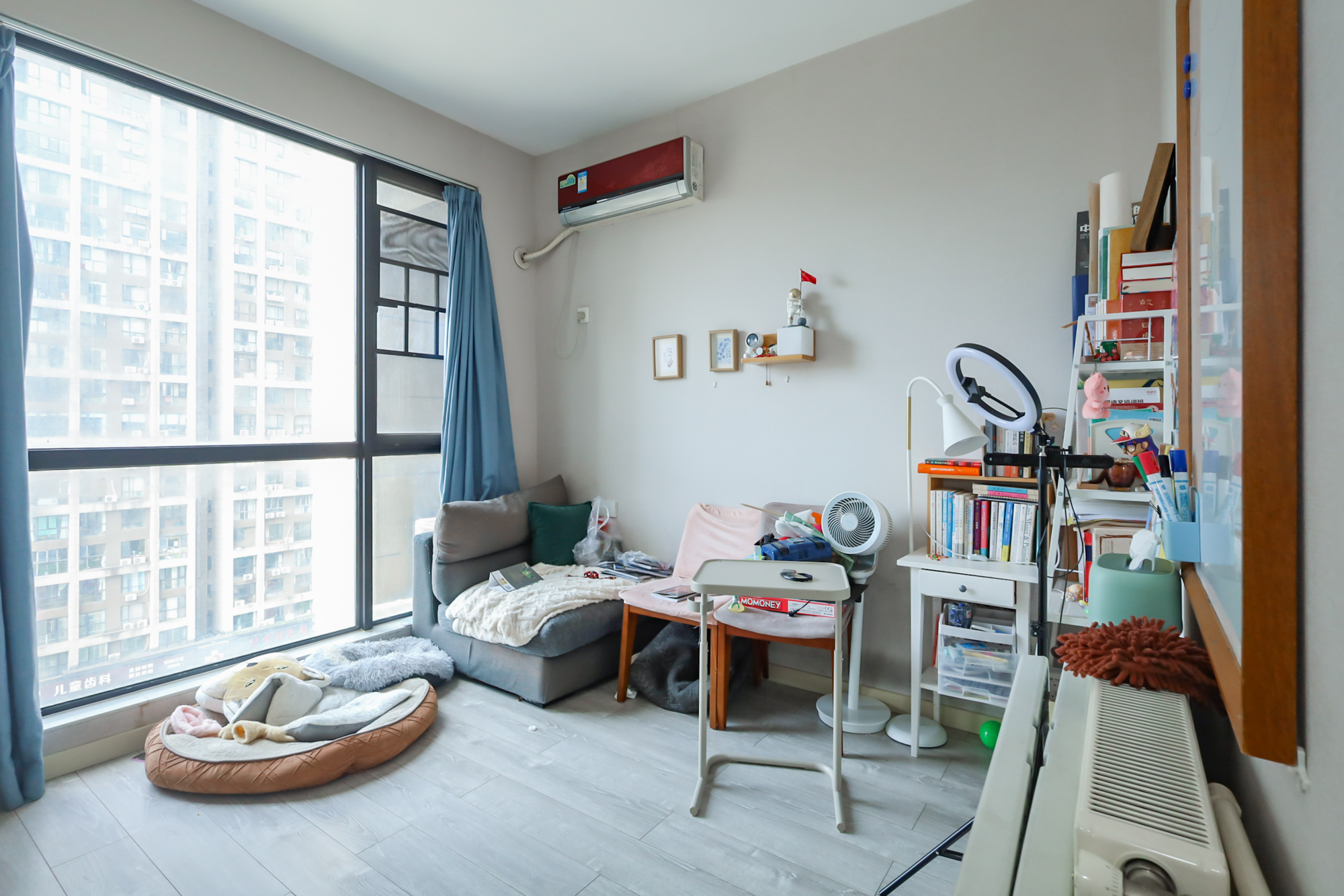 郡原广场  4室2厅2卫    190.0万 郡原广场  4室2厅2卫    190.0万卧室