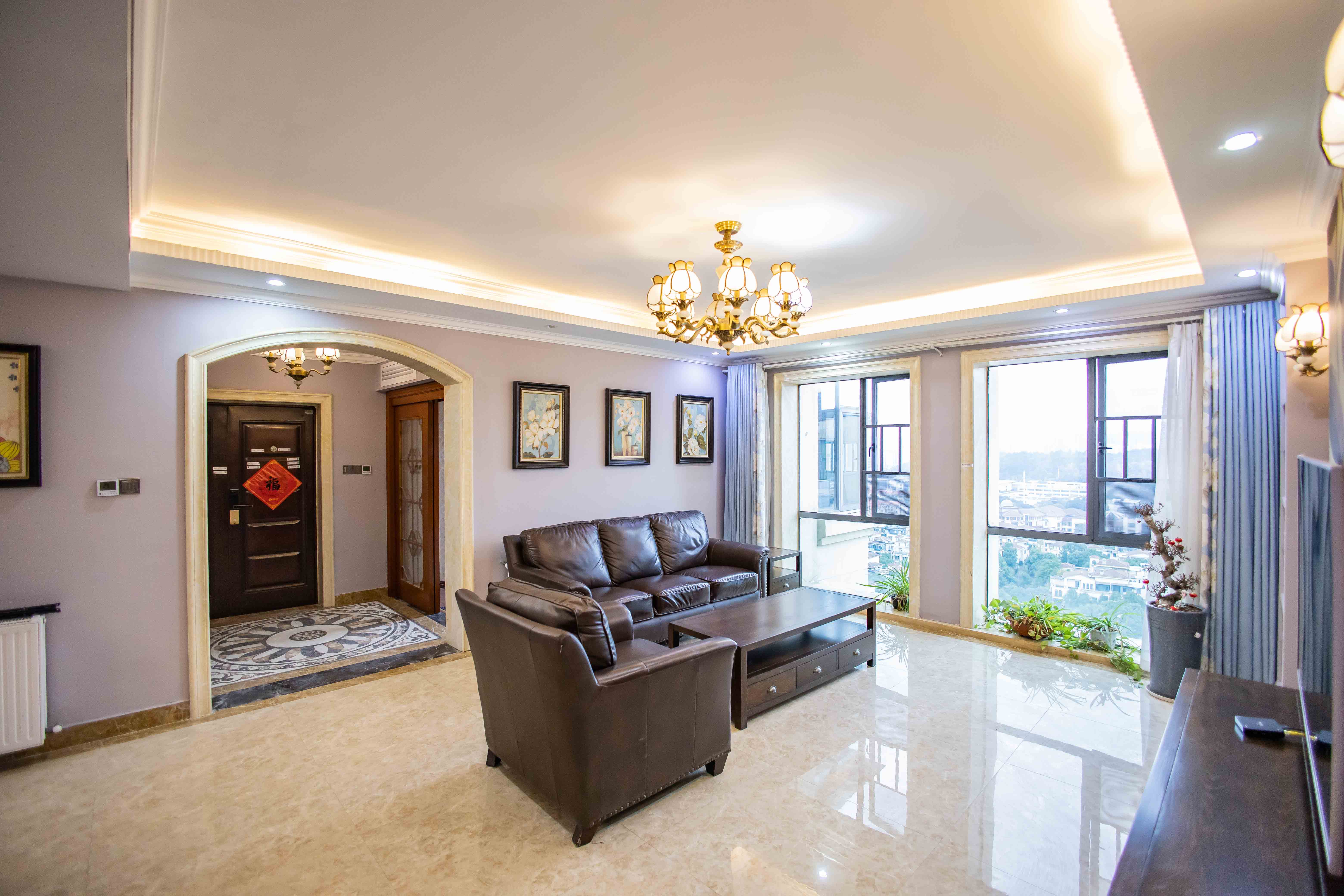 卓越蔚蓝海岸一期  4室2厅2卫    199.8万客厅