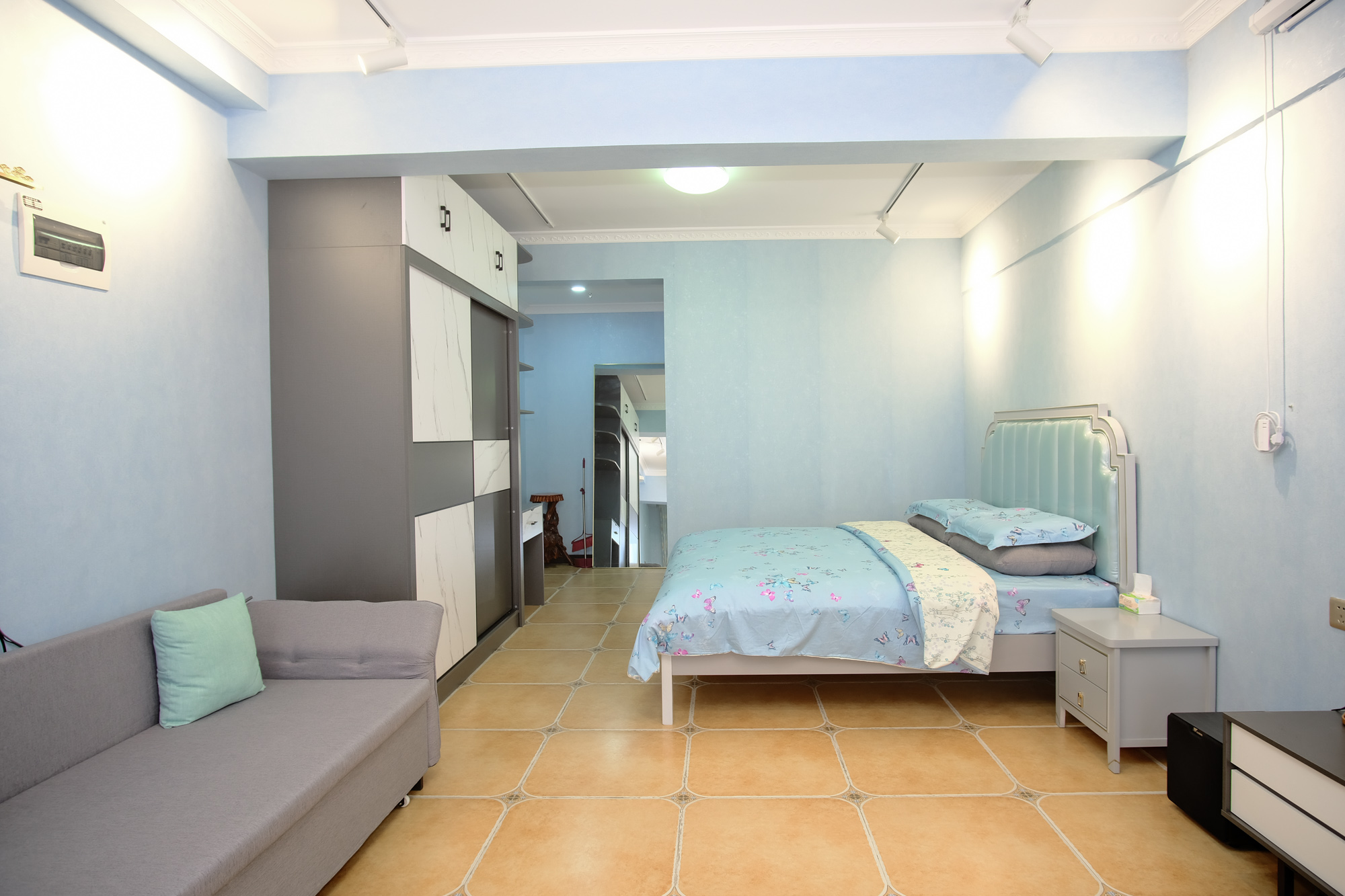 山水湾  1室1厅1卫    44.0万 山水湾  1室1厅1卫    44.0万客厅