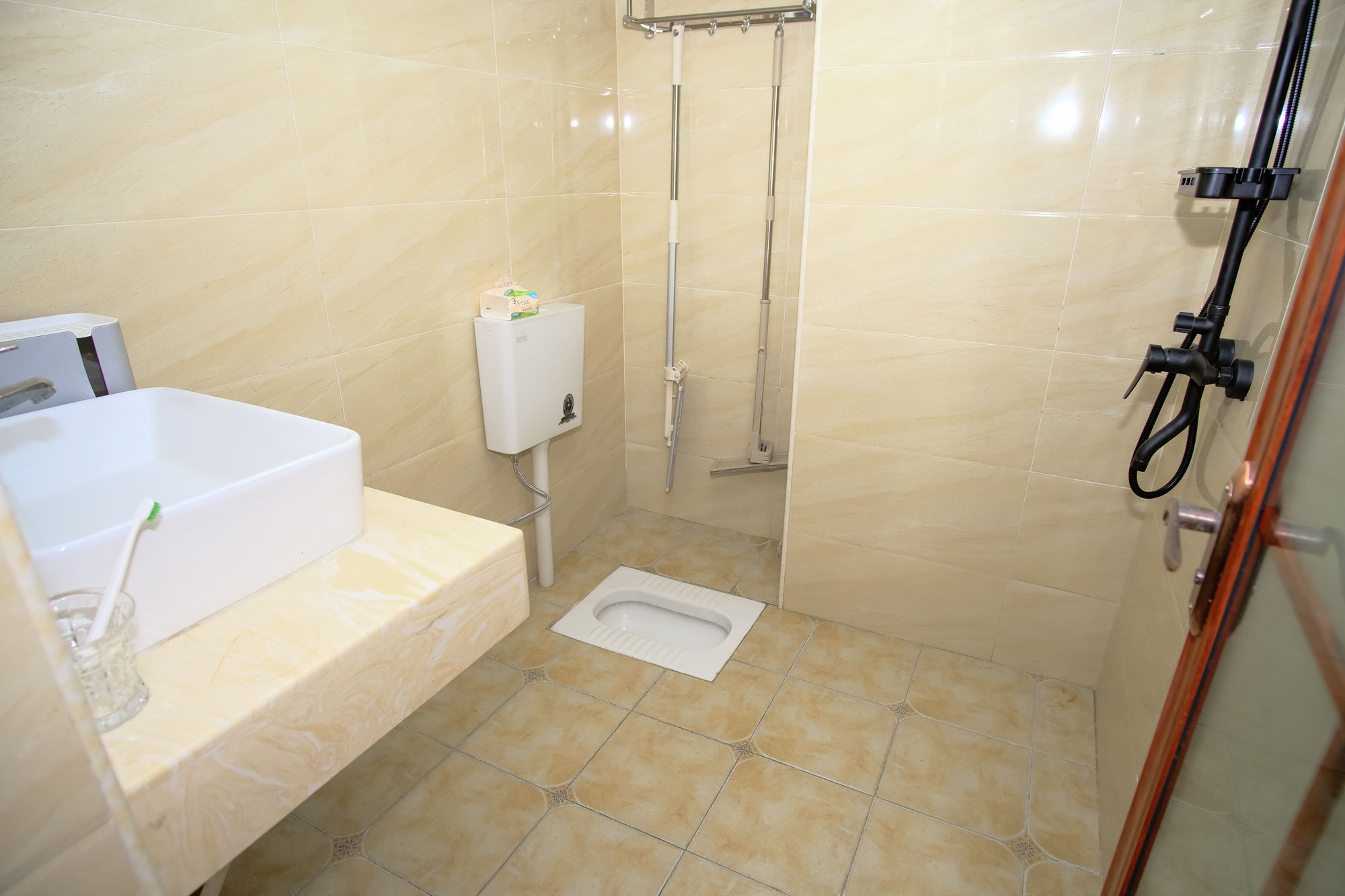 山水湾  1室1厅1卫    44.0万 山水湾  1室1厅1卫    44.0万卫生间