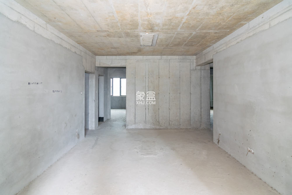 华城城市广场  4室2厅2卫    76.0万