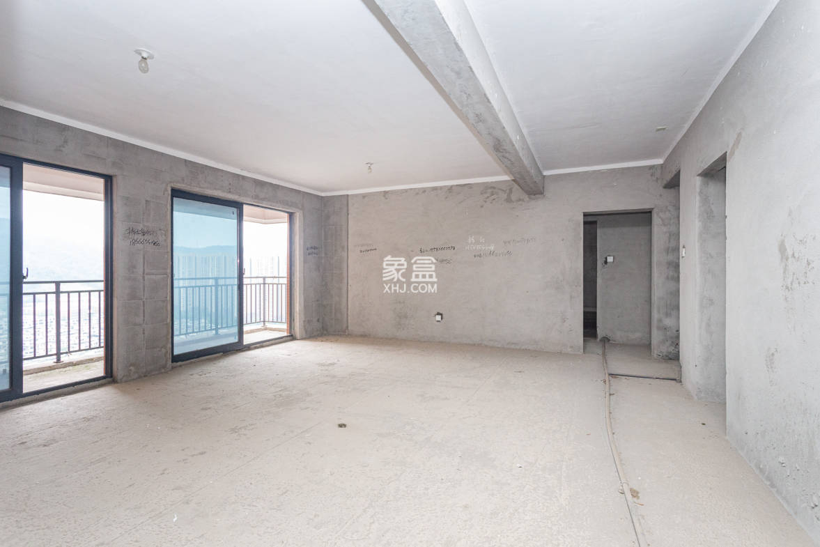 珠江东方明珠(新地东方明珠)三期 4室2厅2卫 65.0万 珠江东方明珠(新地东方明珠)三期 4室2厅2卫 65.0万客厅