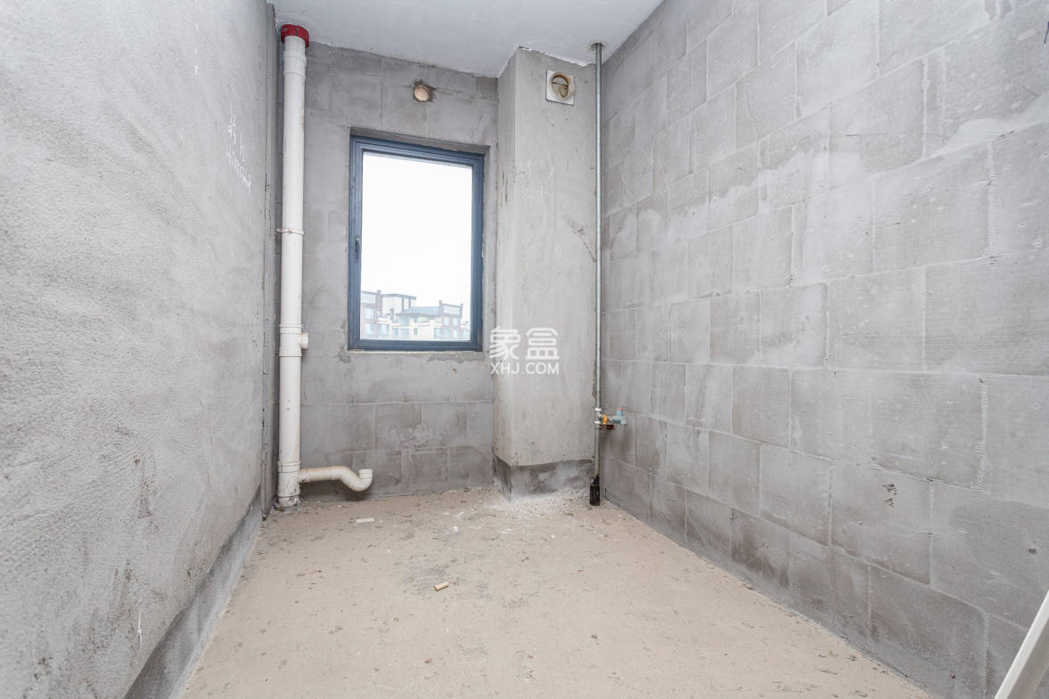 珠江东方明珠(新地东方明珠)三期 4室2厅2卫 65.0万 珠江东方明珠(新地东方明珠)三期 4室2厅2卫 65.0万厨房