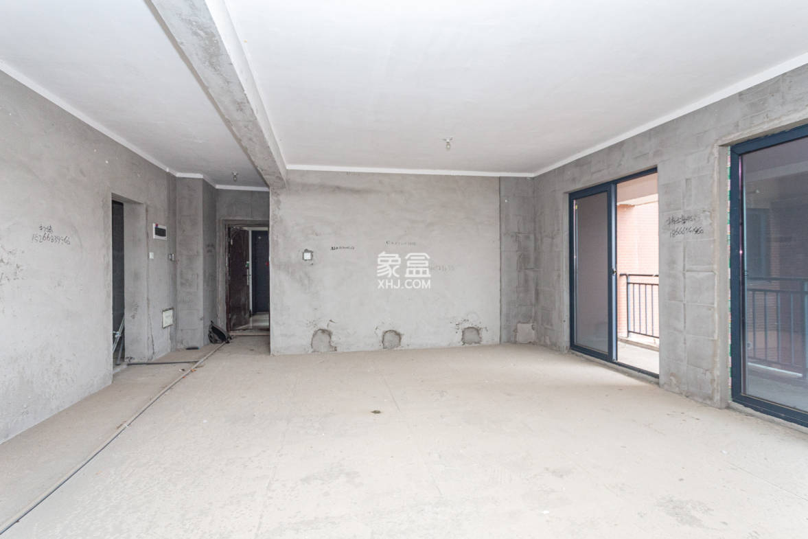 珠江东方明珠(新地东方明珠)三期 4室2厅2卫 65.0万 珠江东方明珠(新地东方明珠)三期 4室2厅2卫 65.0万客厅