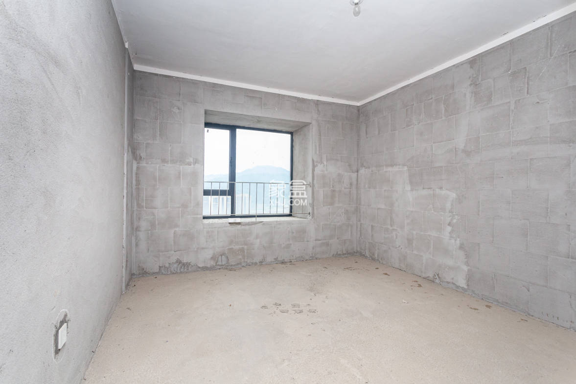 珠江东方明珠(新地东方明珠)三期 4室2厅2卫 65.0万 珠江东方明珠(新地东方明珠)三期 4室2厅2卫 65.0万卧室