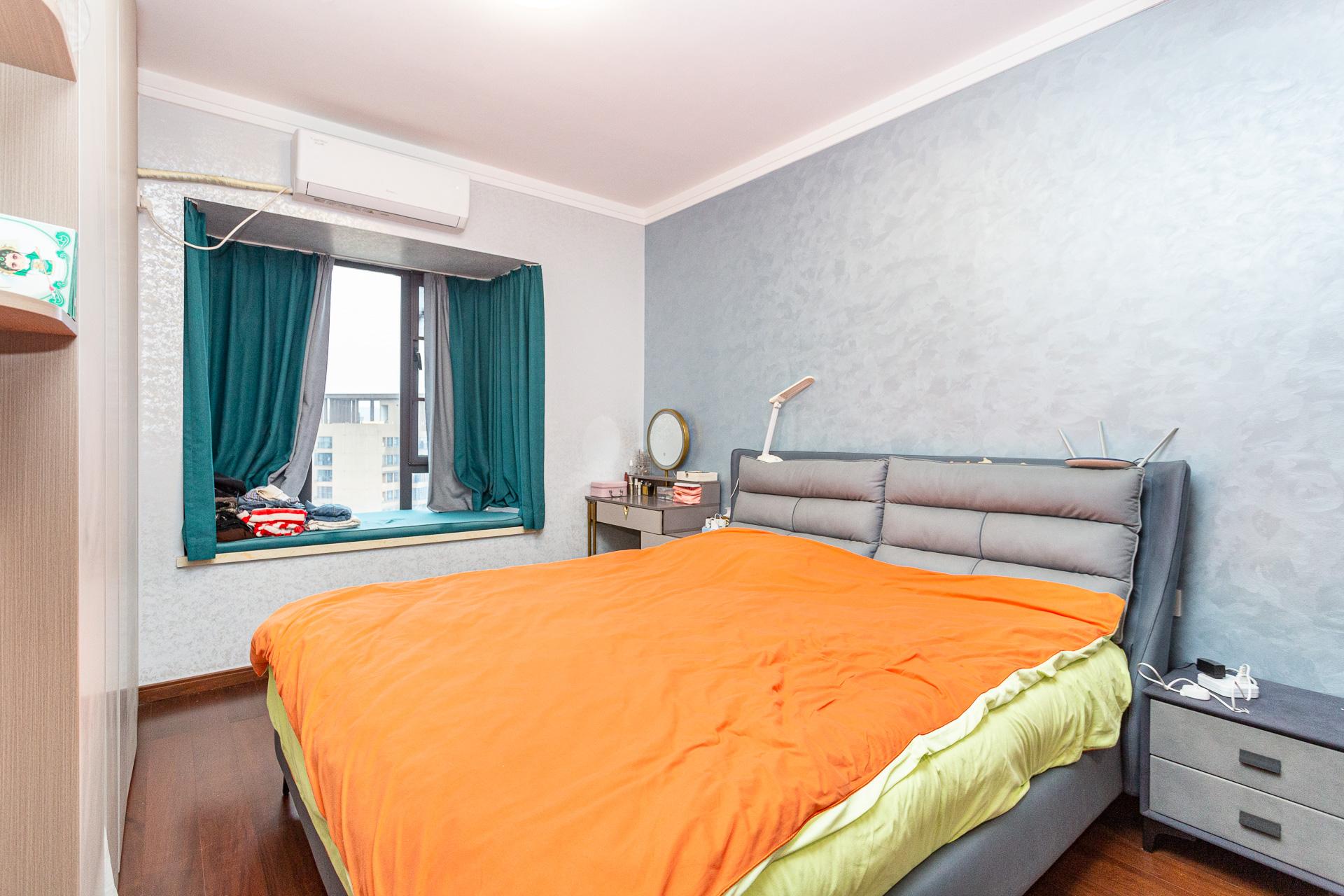 万润滨江天著  4室2厅2卫    140.0万 万润滨江天著  4室2厅2卫    140.0万卧室