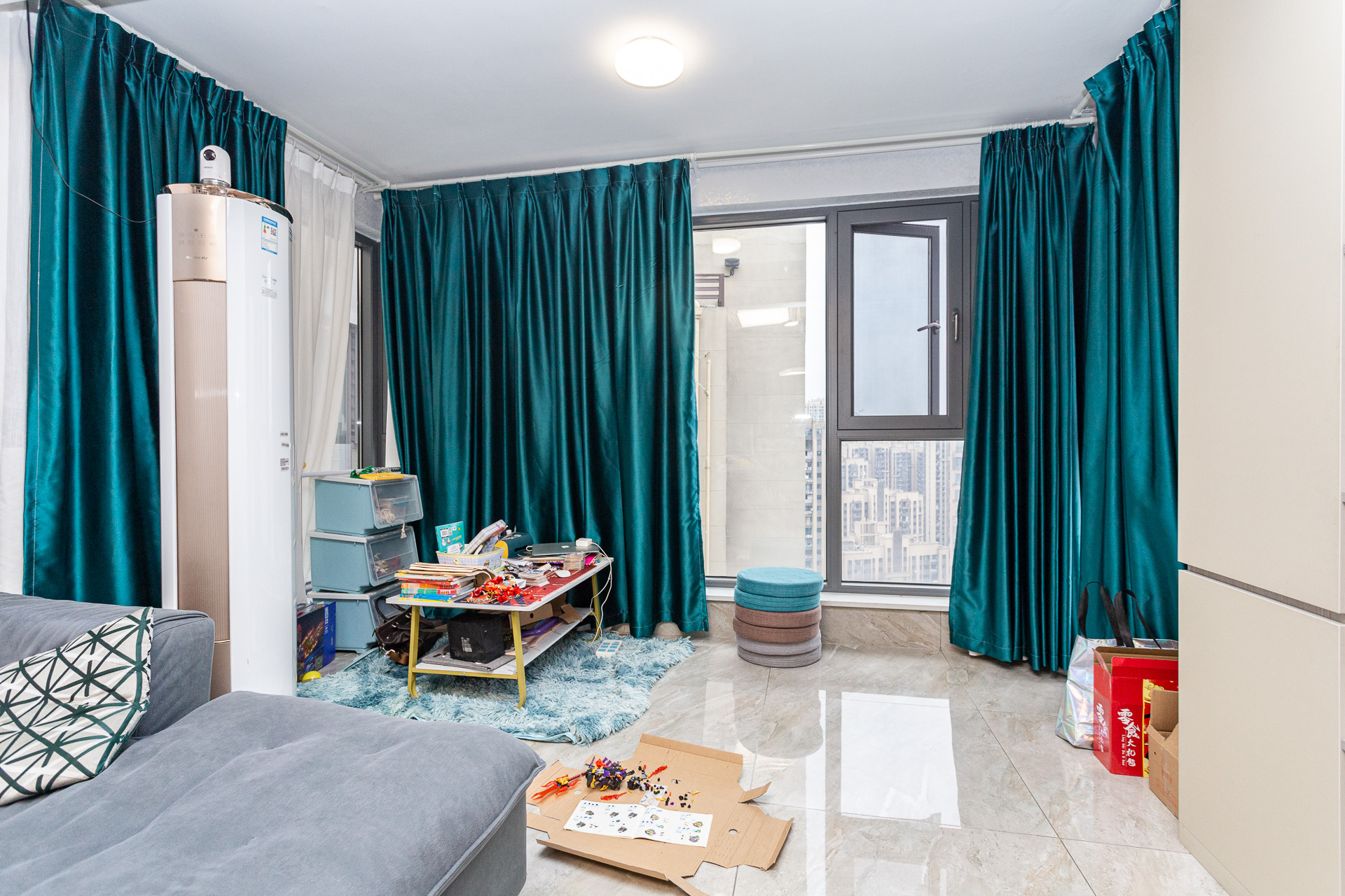 万润滨江天著  4室2厅2卫    140.0万 万润滨江天著  4室2厅2卫    140.0万阳台