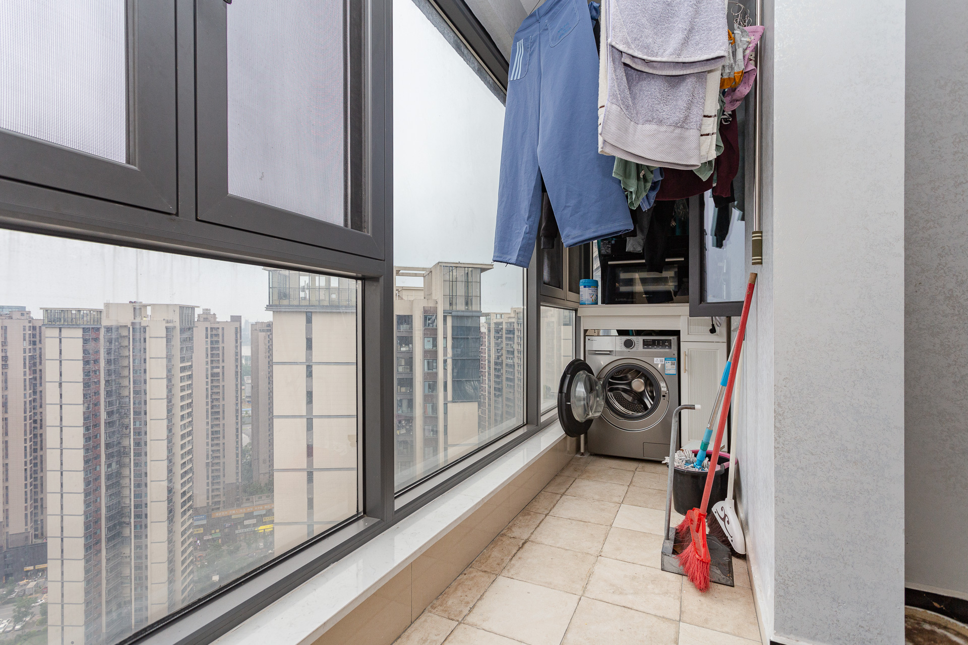 万润滨江天著  4室2厅2卫    140.0万 万润滨江天著  4室2厅2卫    140.0万阳台