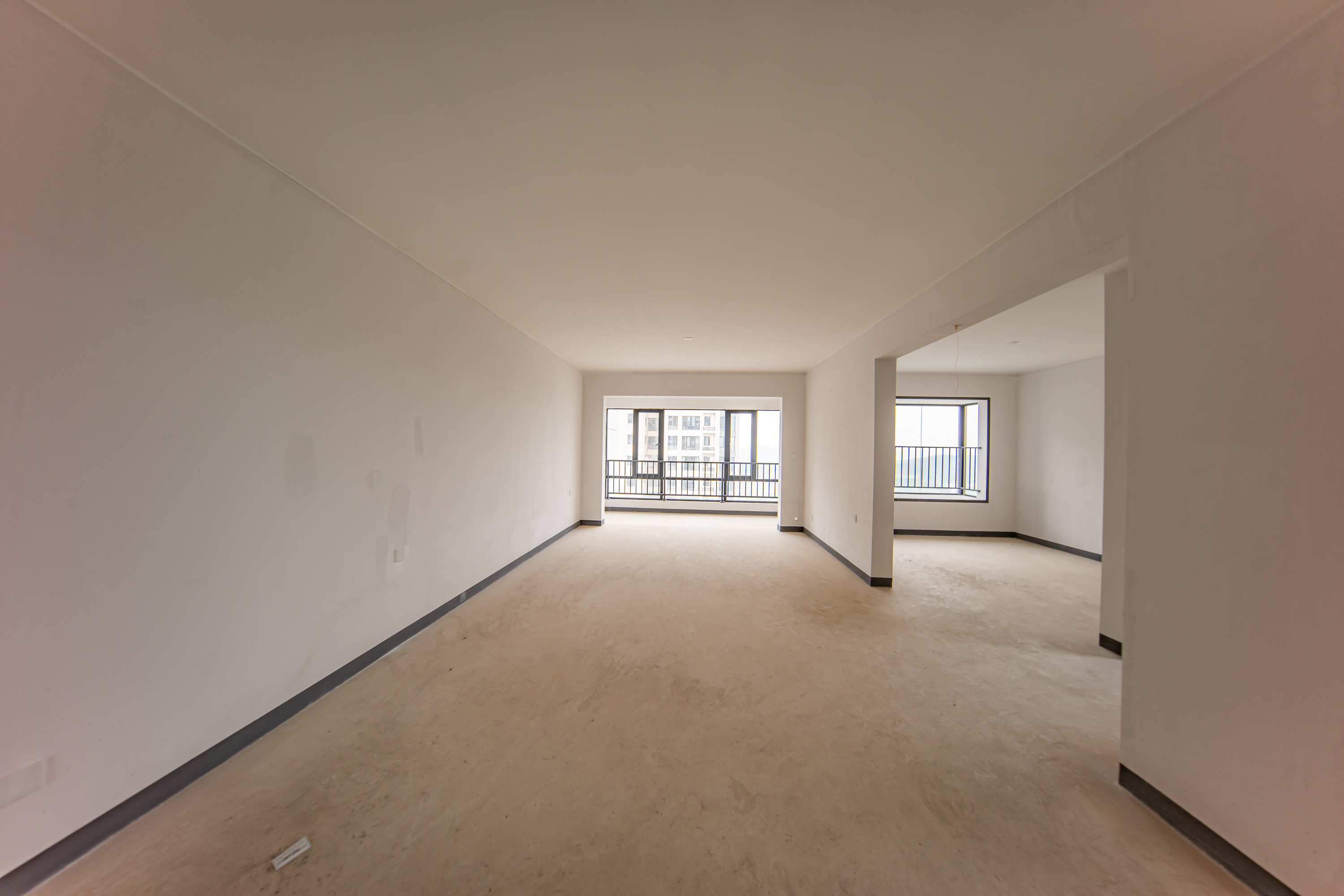建投象山國際  4室2廳2衛(wèi)    168.9萬客廳