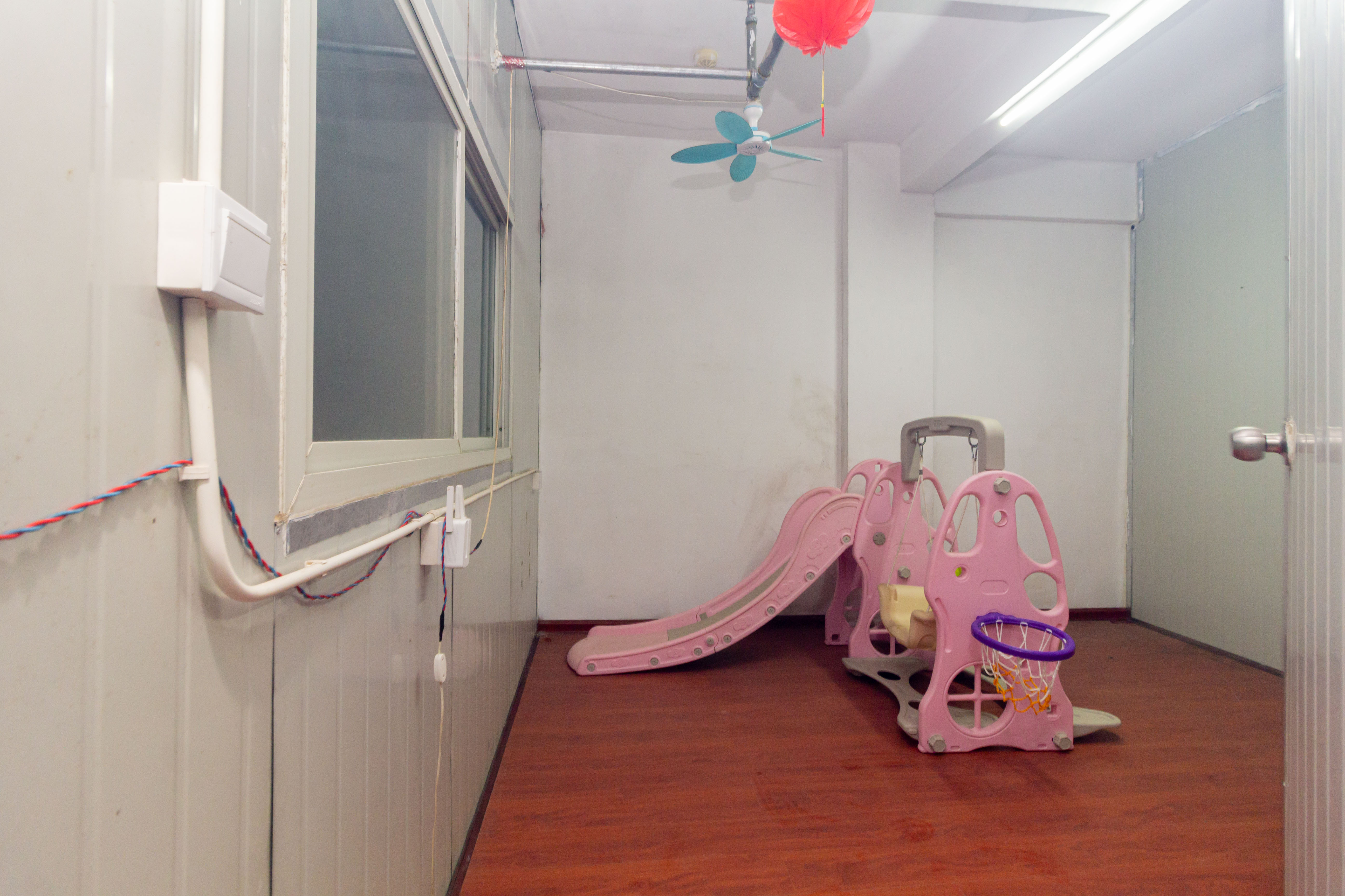 辉宏橄榄城  5室2厅2卫    200.0万 辉宏橄榄城  5室2厅2卫    200.0万卧室