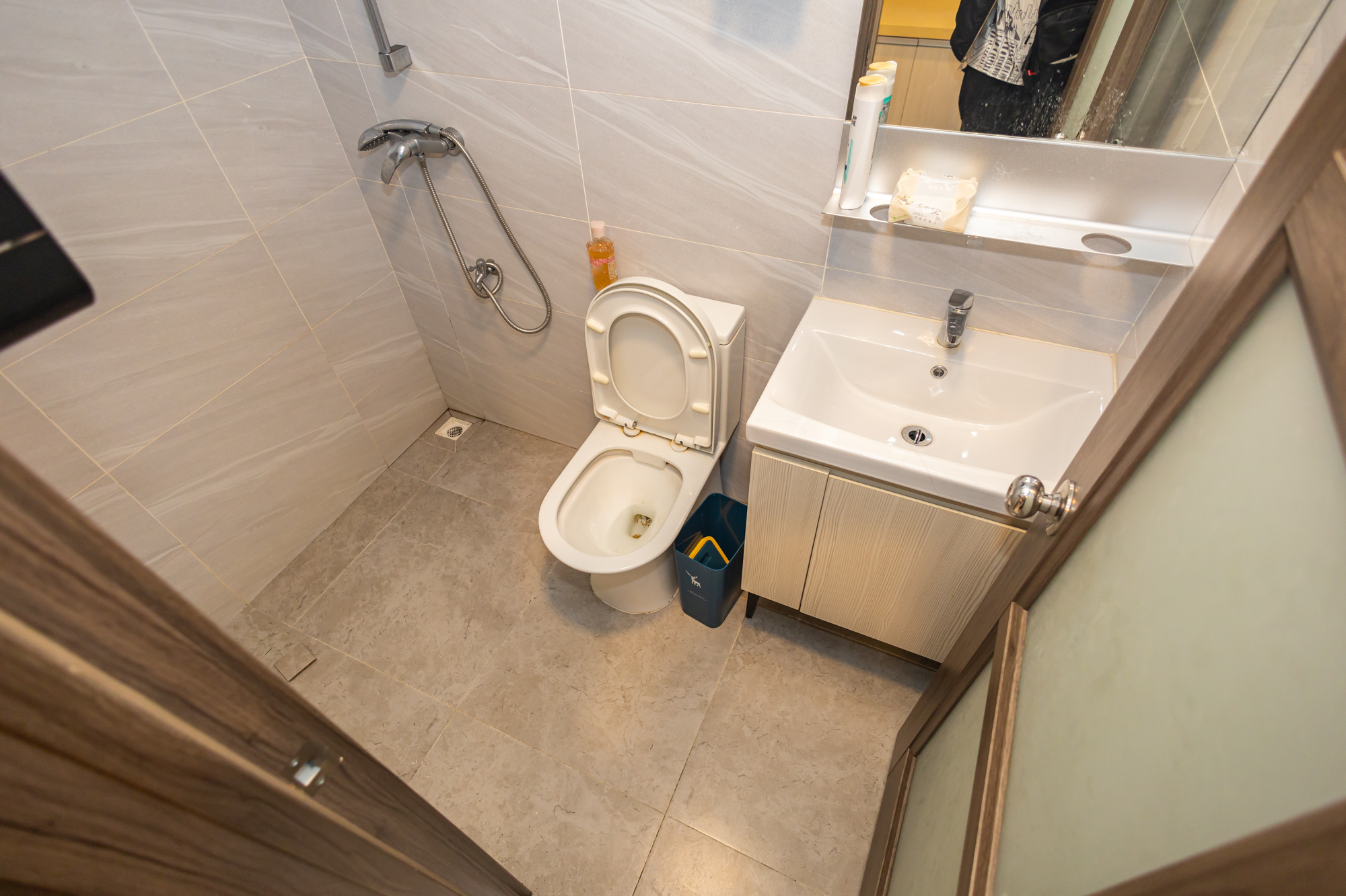 新长海漓湘悦 1室1厅1卫 20.0万 新长海漓湘悦 1室1厅1卫 20.0万卫生间