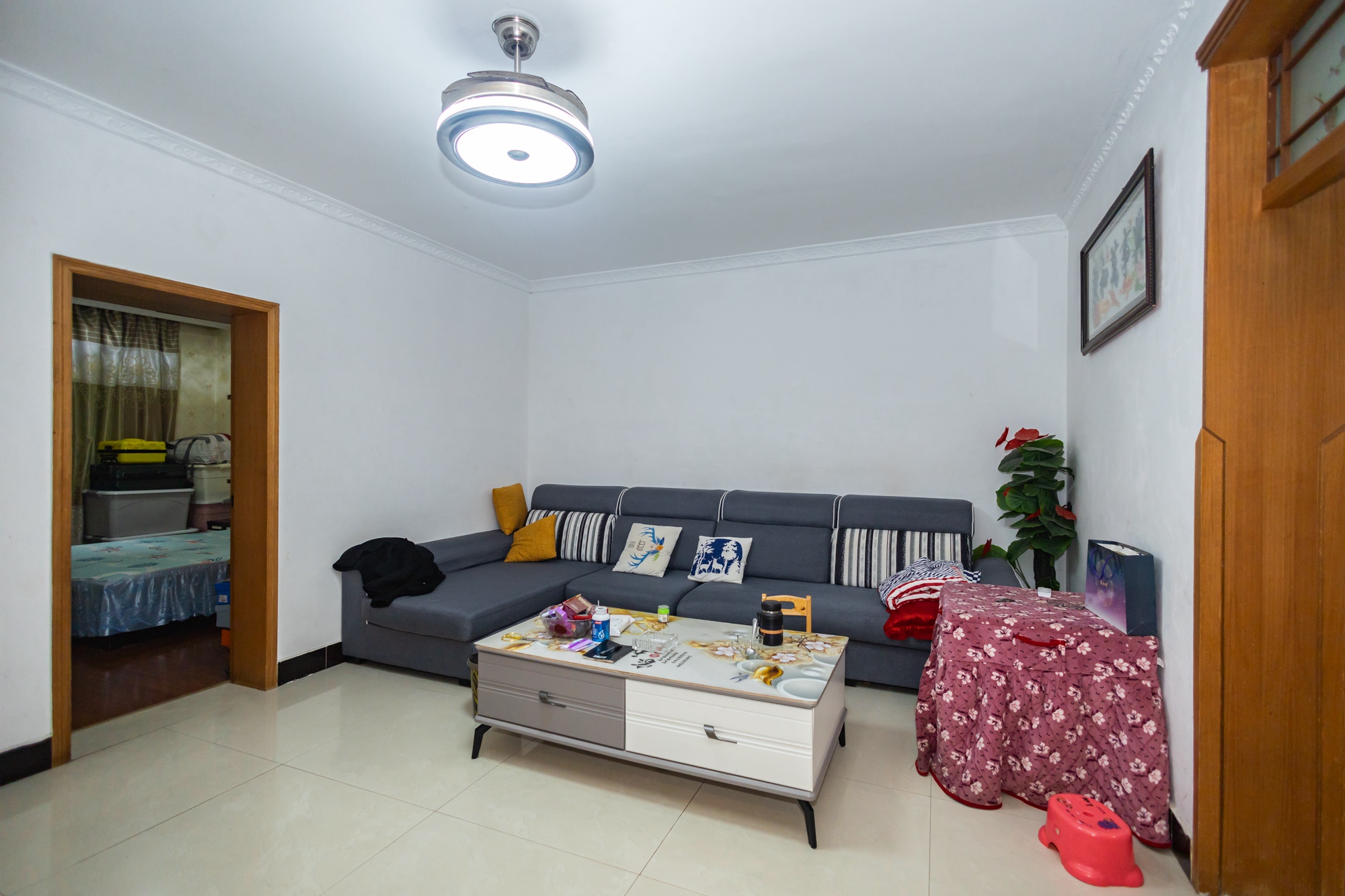 中南汽车世界  2室2厅1卫    30.0万 中南汽车世界  2室2厅1卫    30.0万客厅