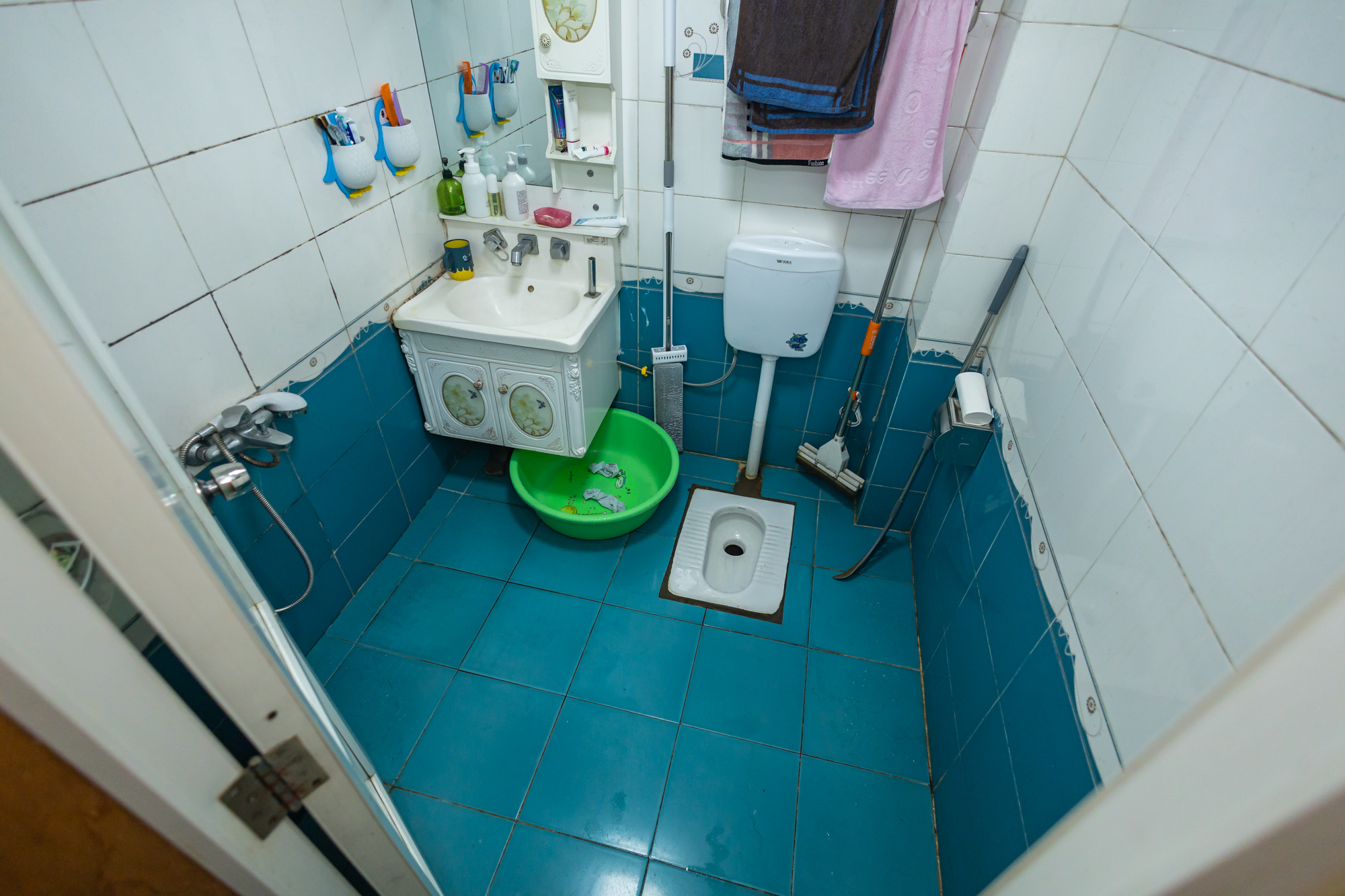 中南汽车世界  2室2厅1卫    30.0万 中南汽车世界  2室2厅1卫    30.0万卫生间