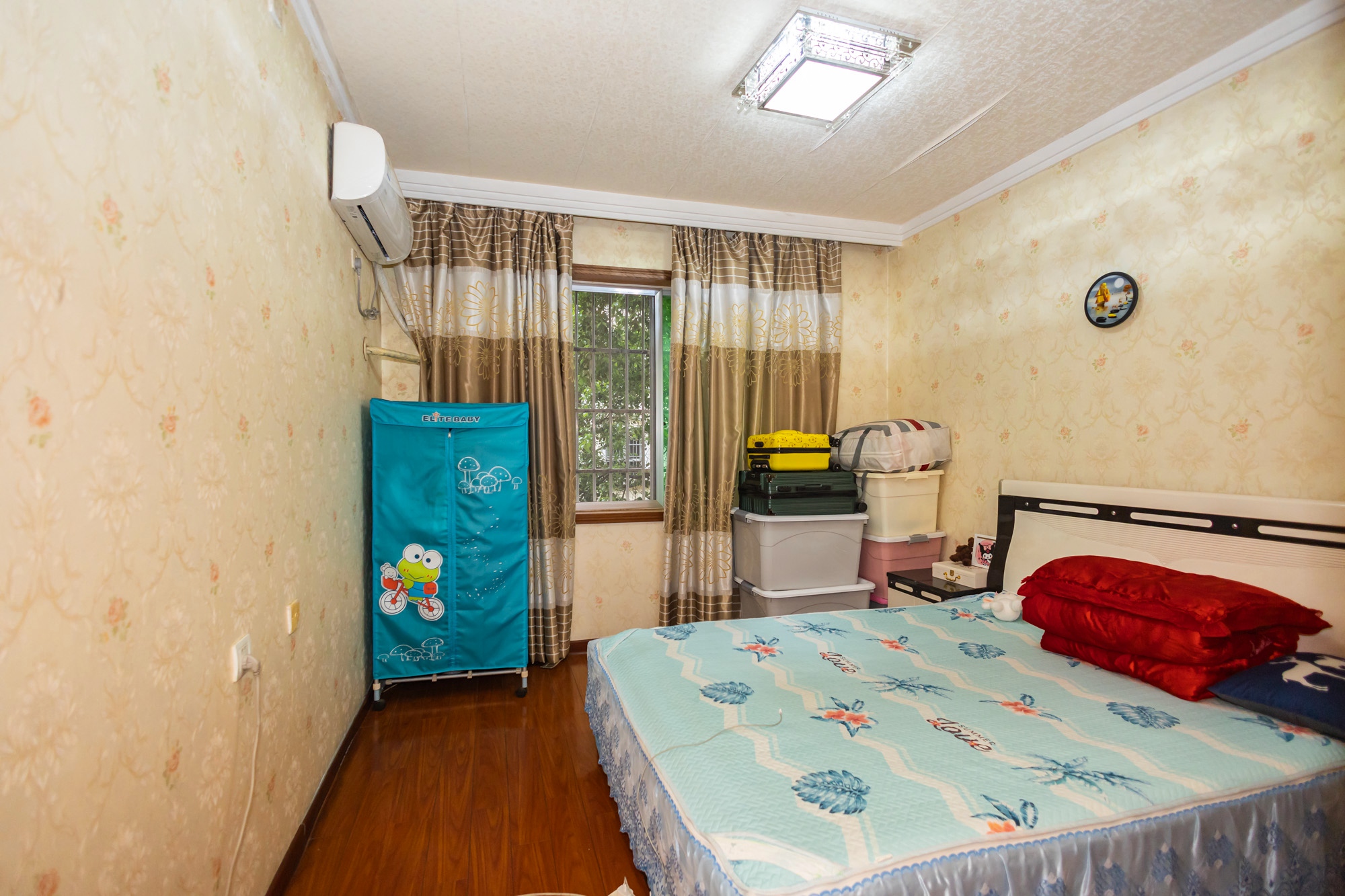 中南汽车世界  2室2厅1卫    30.0万 中南汽车世界  2室2厅1卫    30.0万卧室