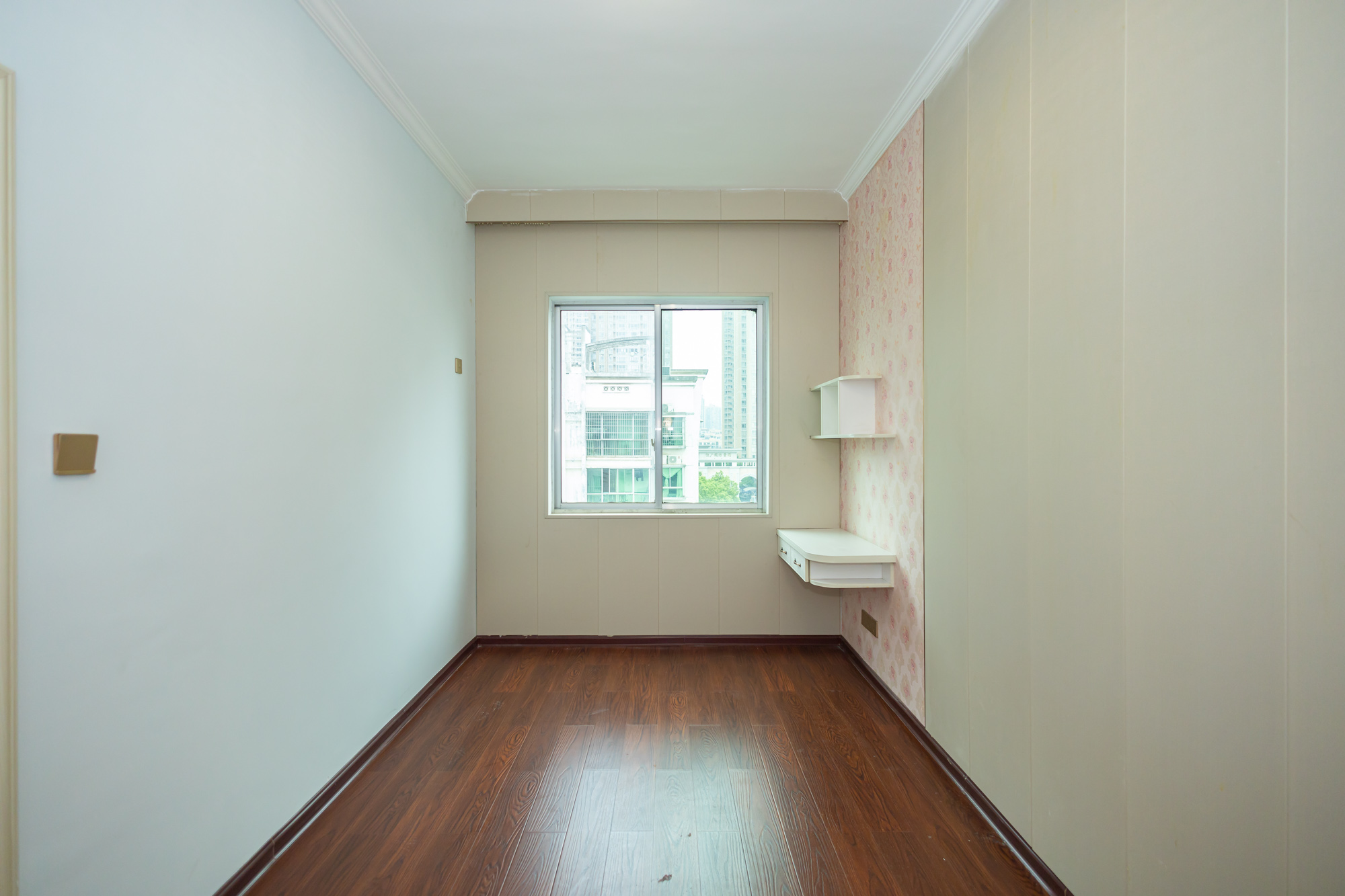 中南汽车世界  3室2厅2卫    42.8万 中南汽车世界  3室2厅2卫    42.8万卧室