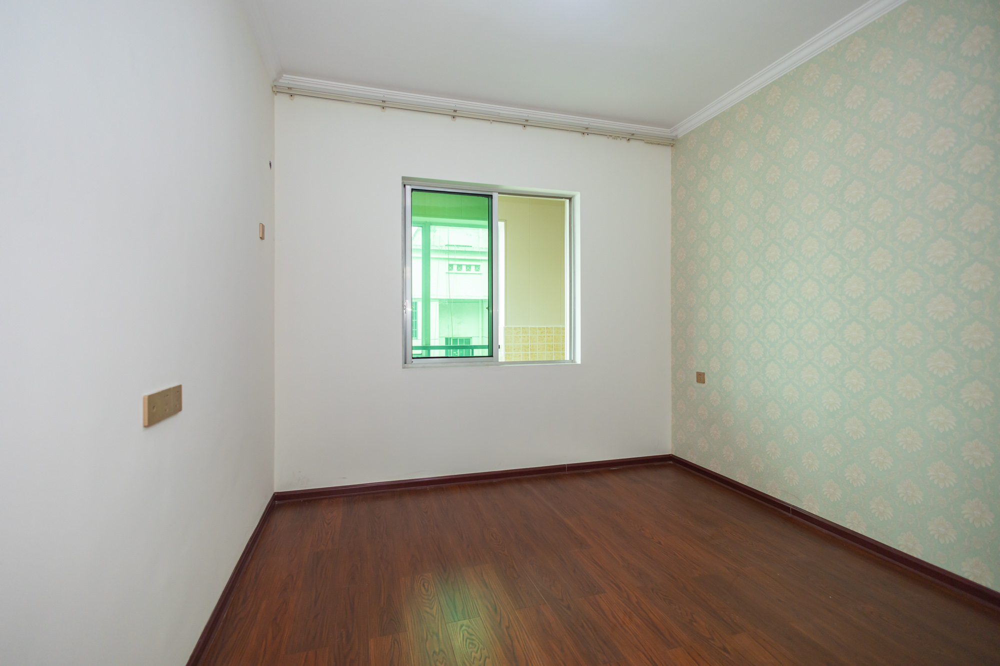 中南汽车世界  3室2厅2卫    42.8万 中南汽车世界  3室2厅2卫    42.8万卧室