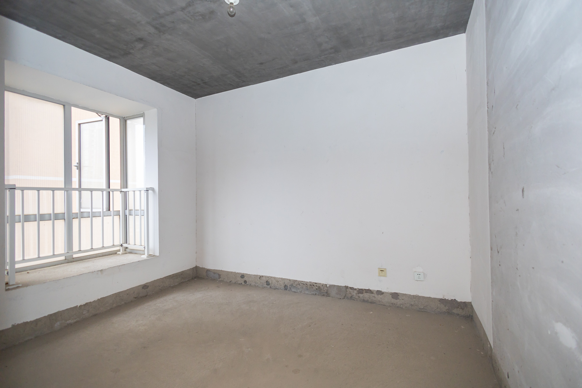 恒广国际景园一二区  2室2厅1卫    75.0万 恒广国际景园一二区  2室2厅1卫    75.0万卧室