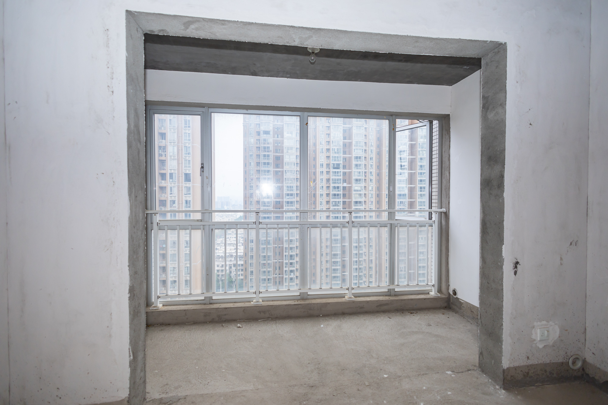 恒广国际景园一二区  2室2厅1卫    75.0万 恒广国际景园一二区  2室2厅1卫    75.0万阳台