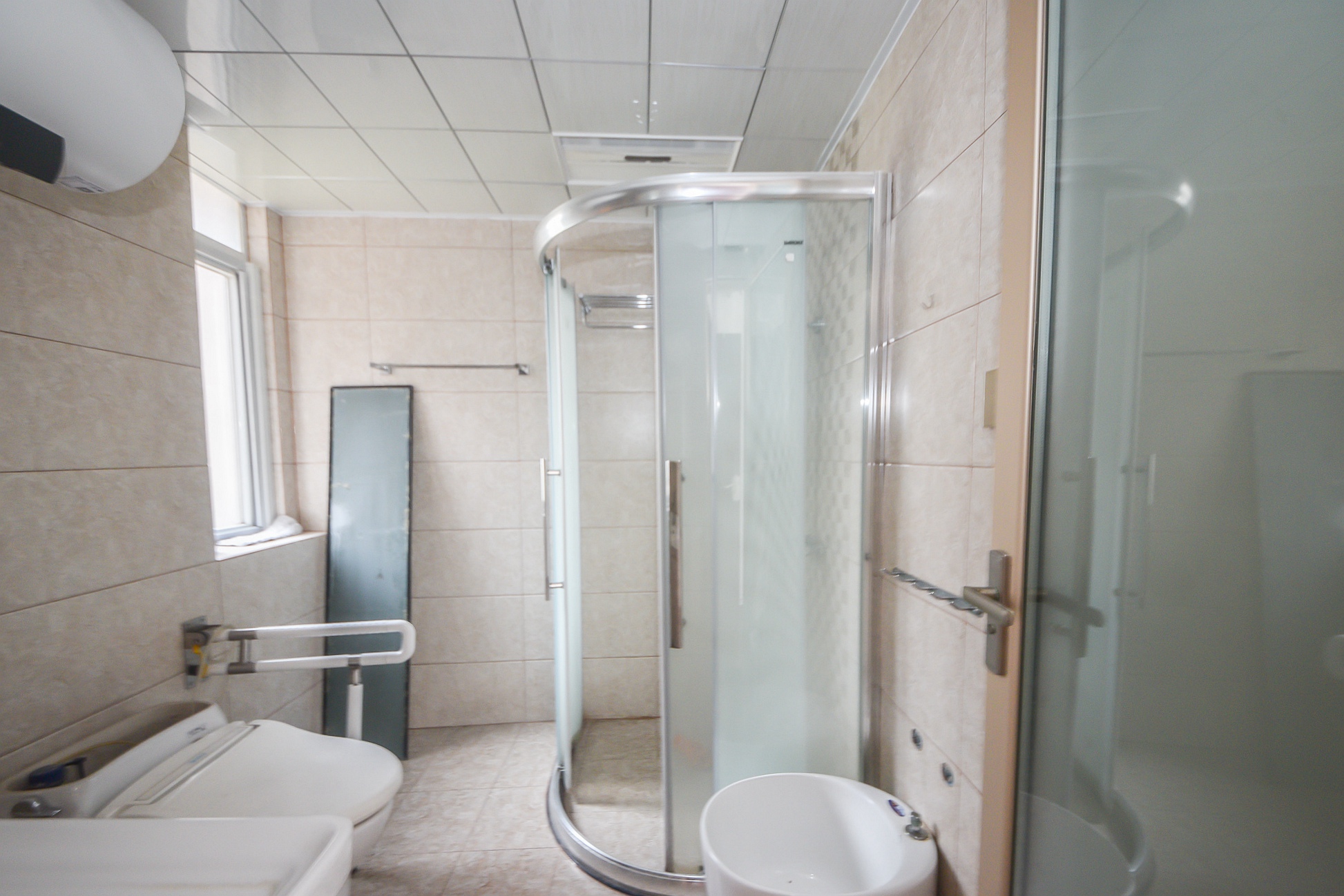 福乐康城  3室2厅2卫    88.0万卫生间