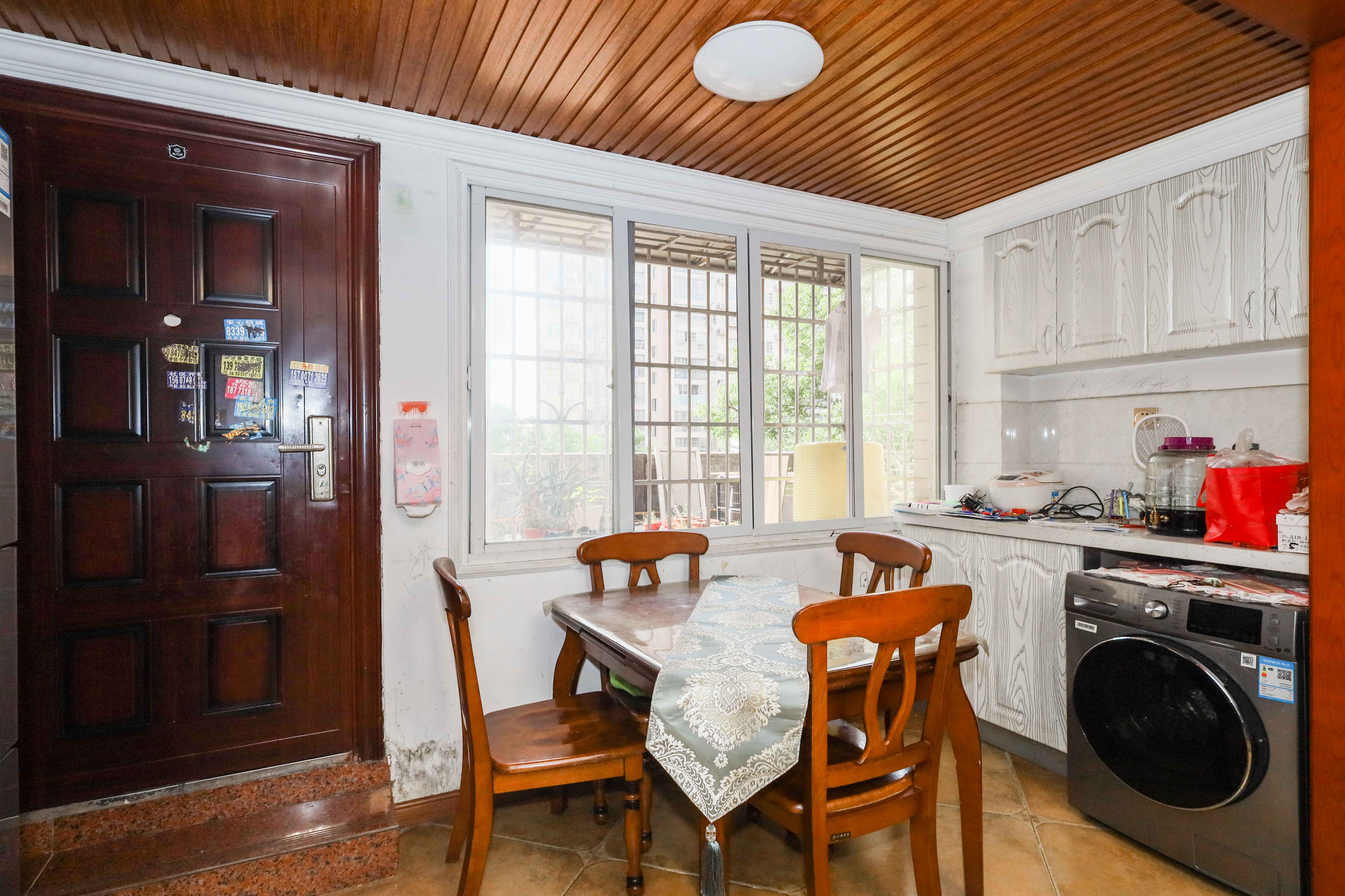 麓谷锦和园 3室2厅1卫 62.0万 麓谷锦和园 3室2厅1卫 62.0万其他