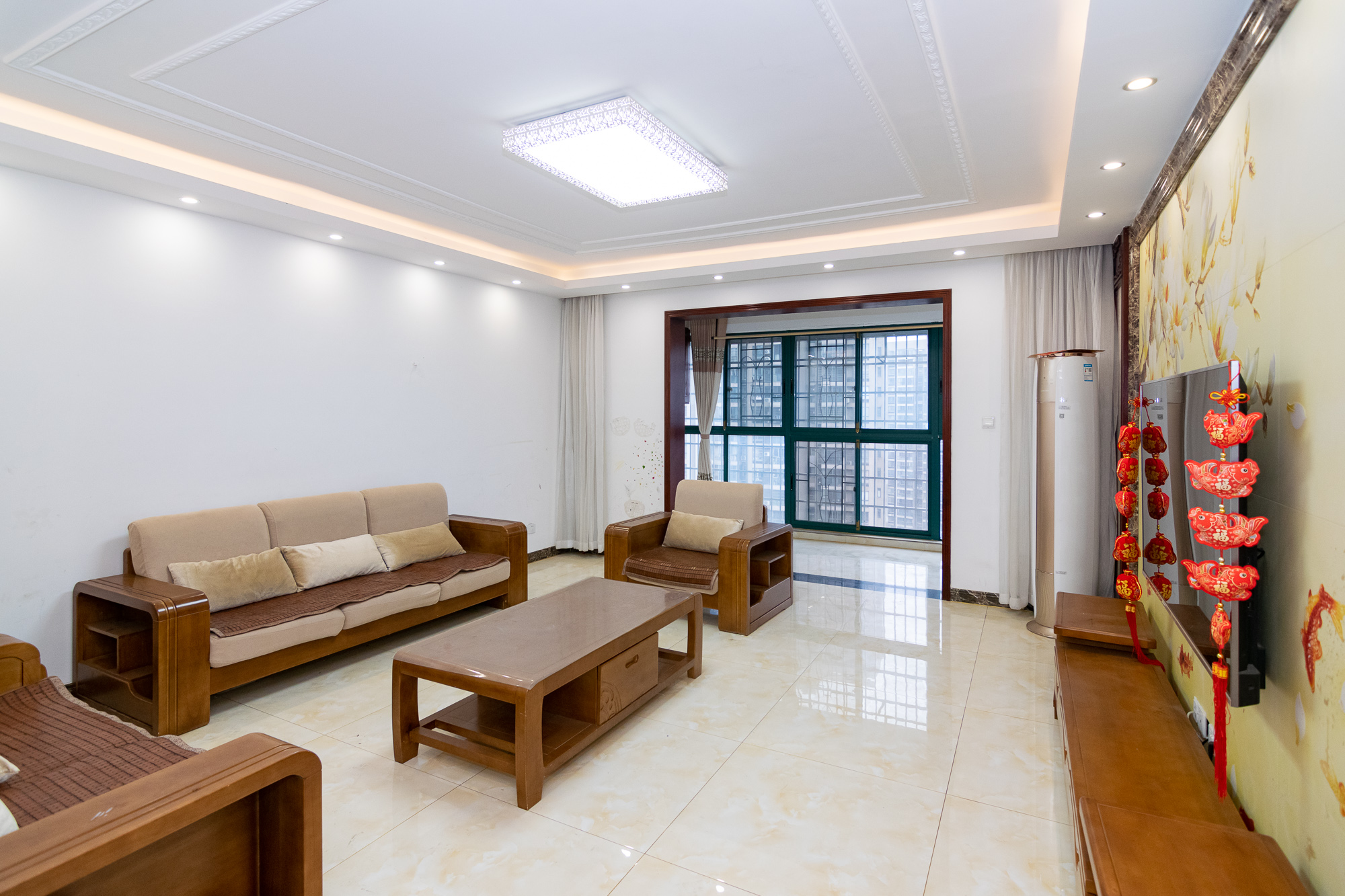 百合湖滨花园 4室2厅2卫 115.0万 百合湖滨花园 4室2厅2卫 115.0万客厅