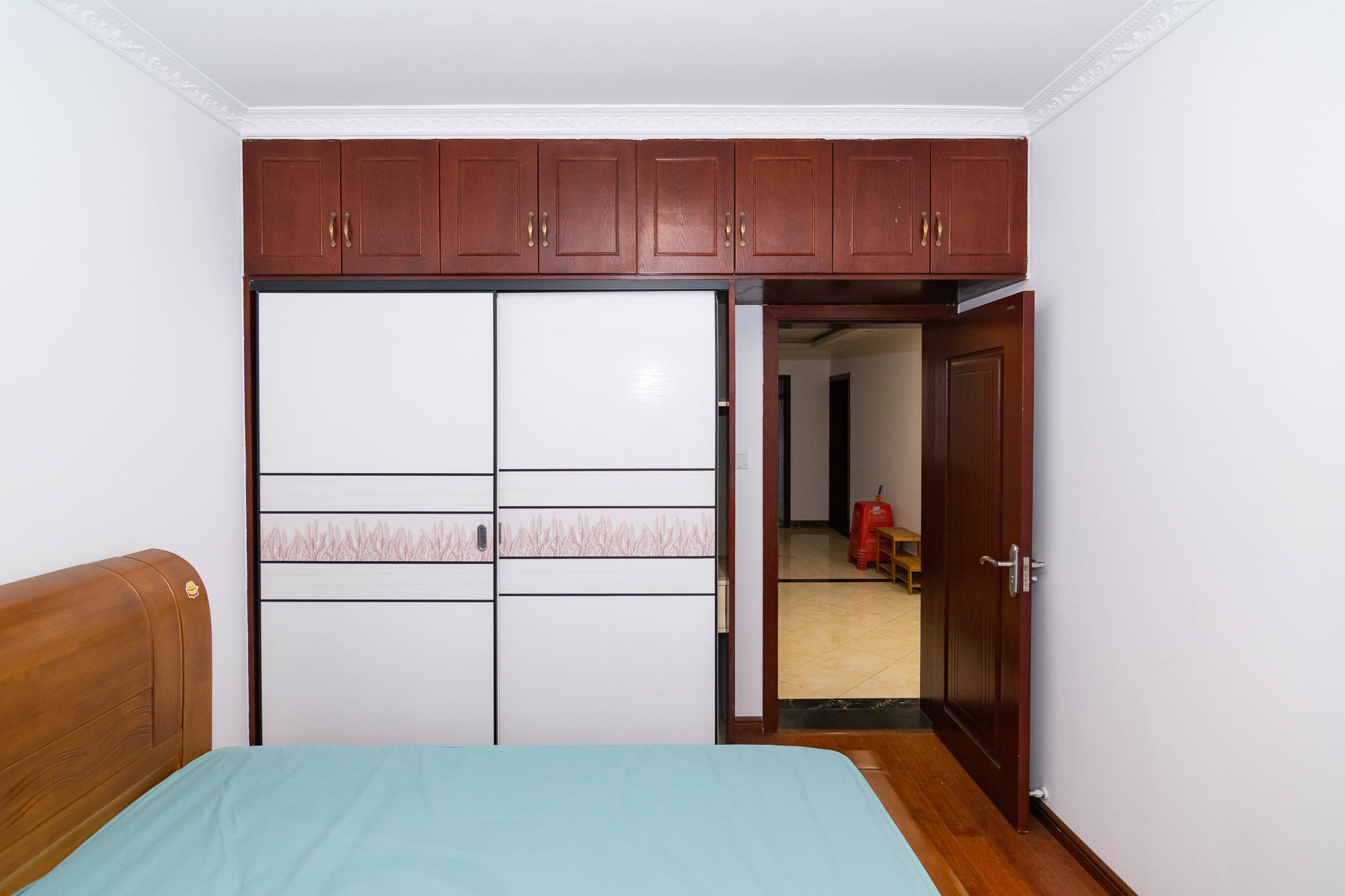 百合湖滨花园 4室2厅2卫 115.0万 百合湖滨花园 4室2厅2卫 115.0万卧室