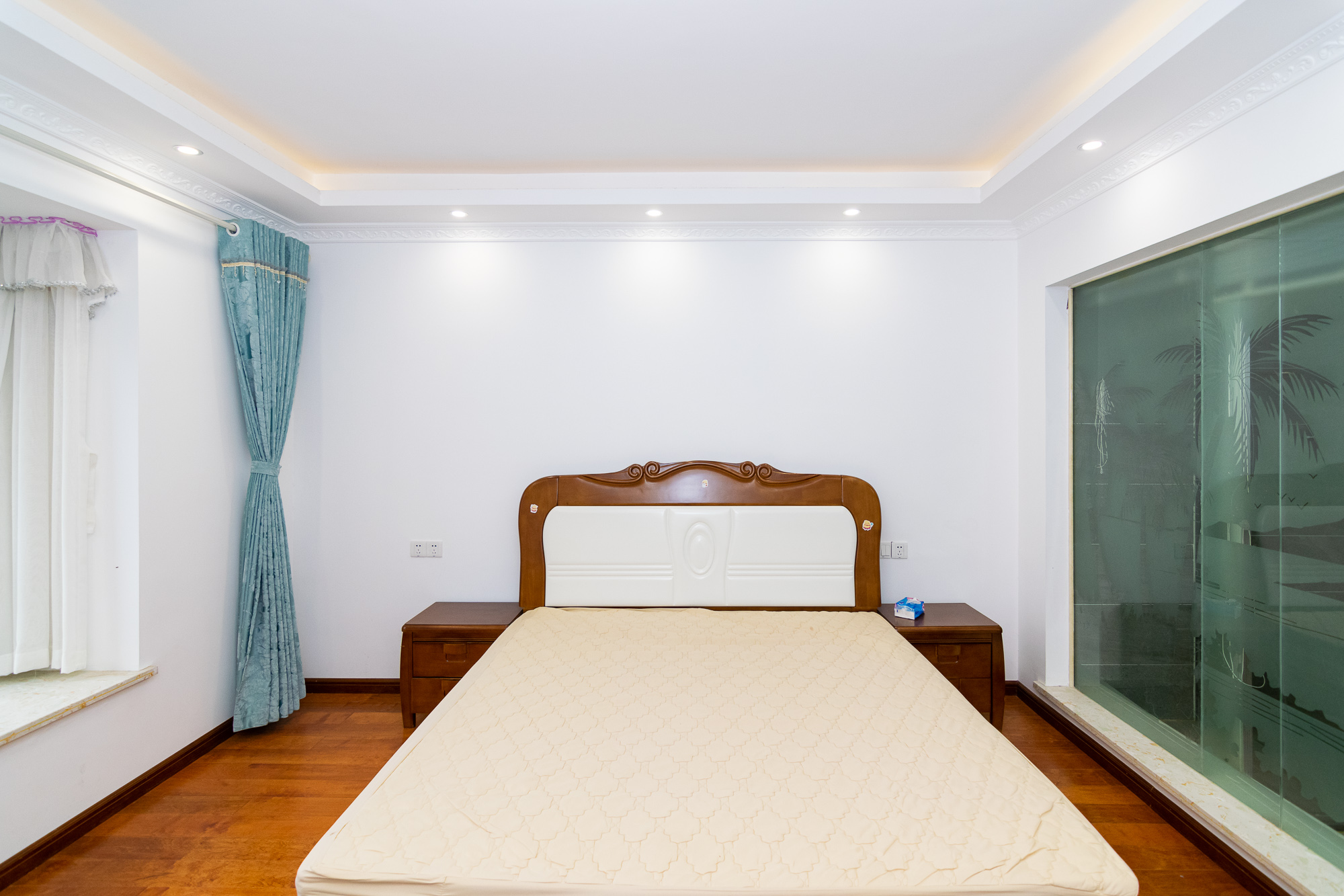 百合湖滨花园 4室2厅2卫 115.0万 百合湖滨花园 4室2厅2卫 115.0万卧室