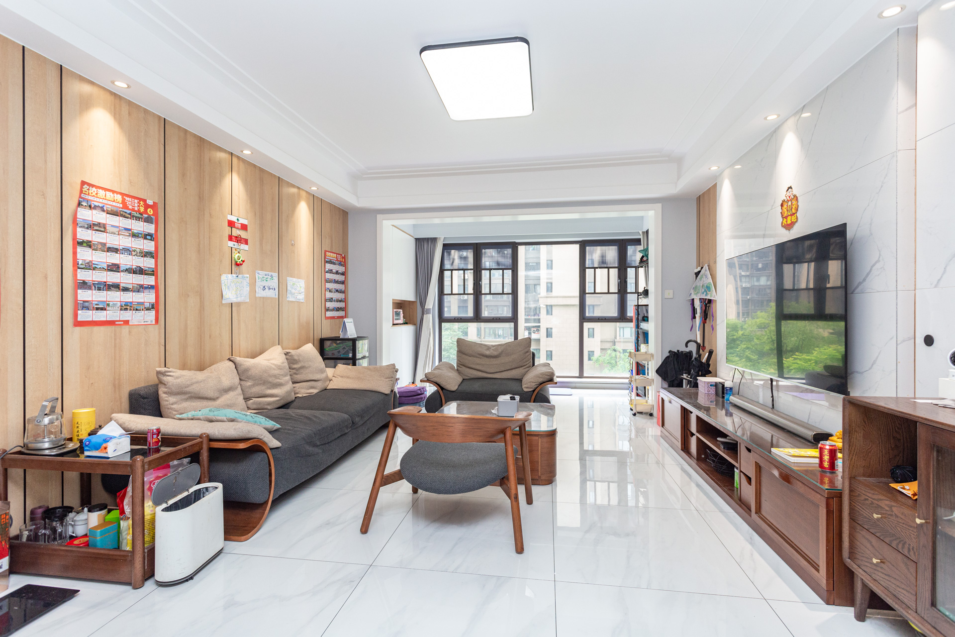 勤诚达境界城  4室2厅2卫    155.0万客厅