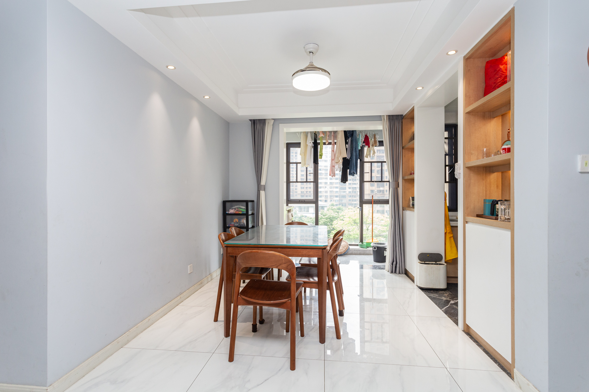 勤诚达境界城  4室2厅2卫    155.0万客厅