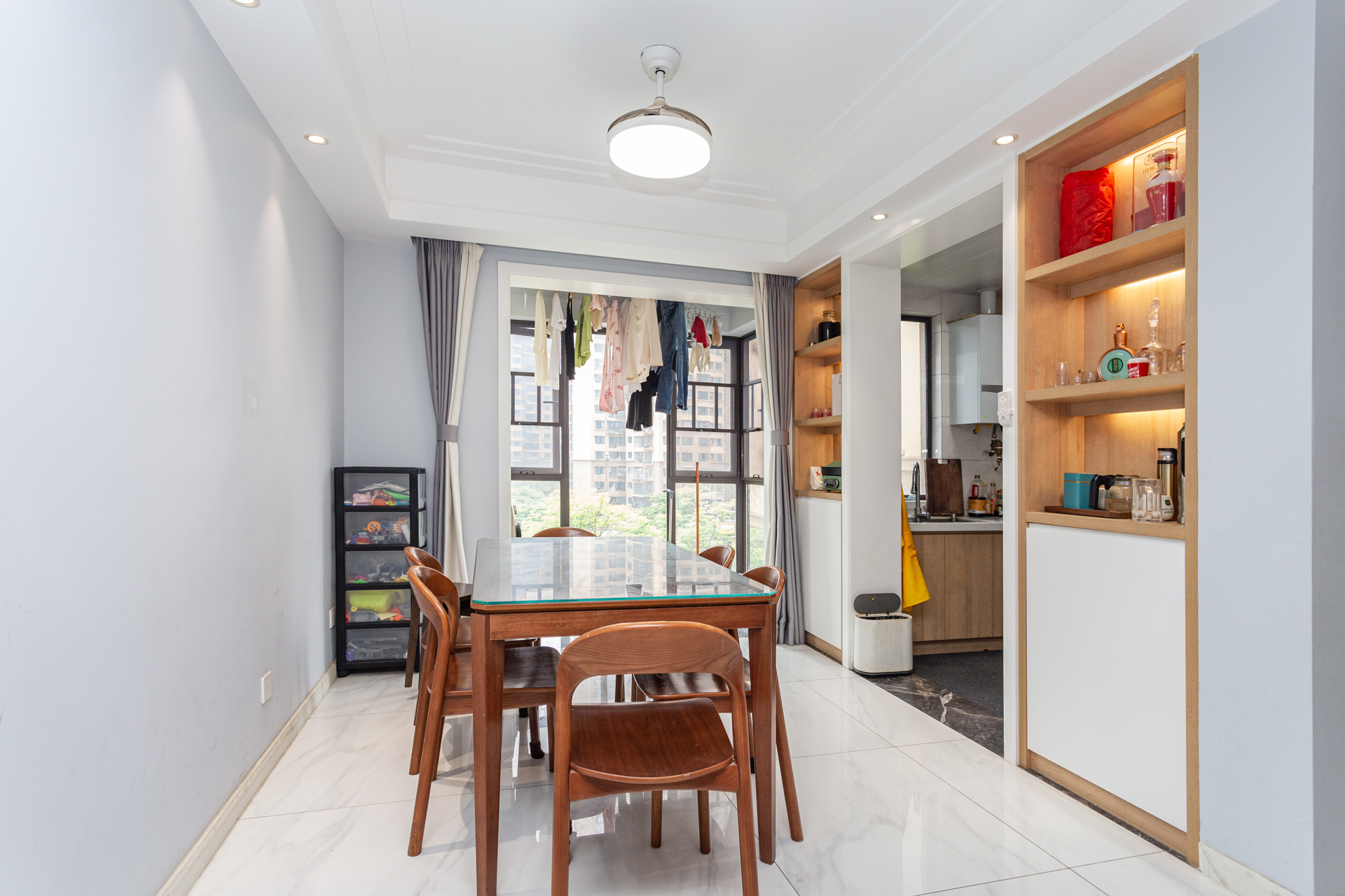 勤诚达境界城  4室2厅2卫    155.0万客厅