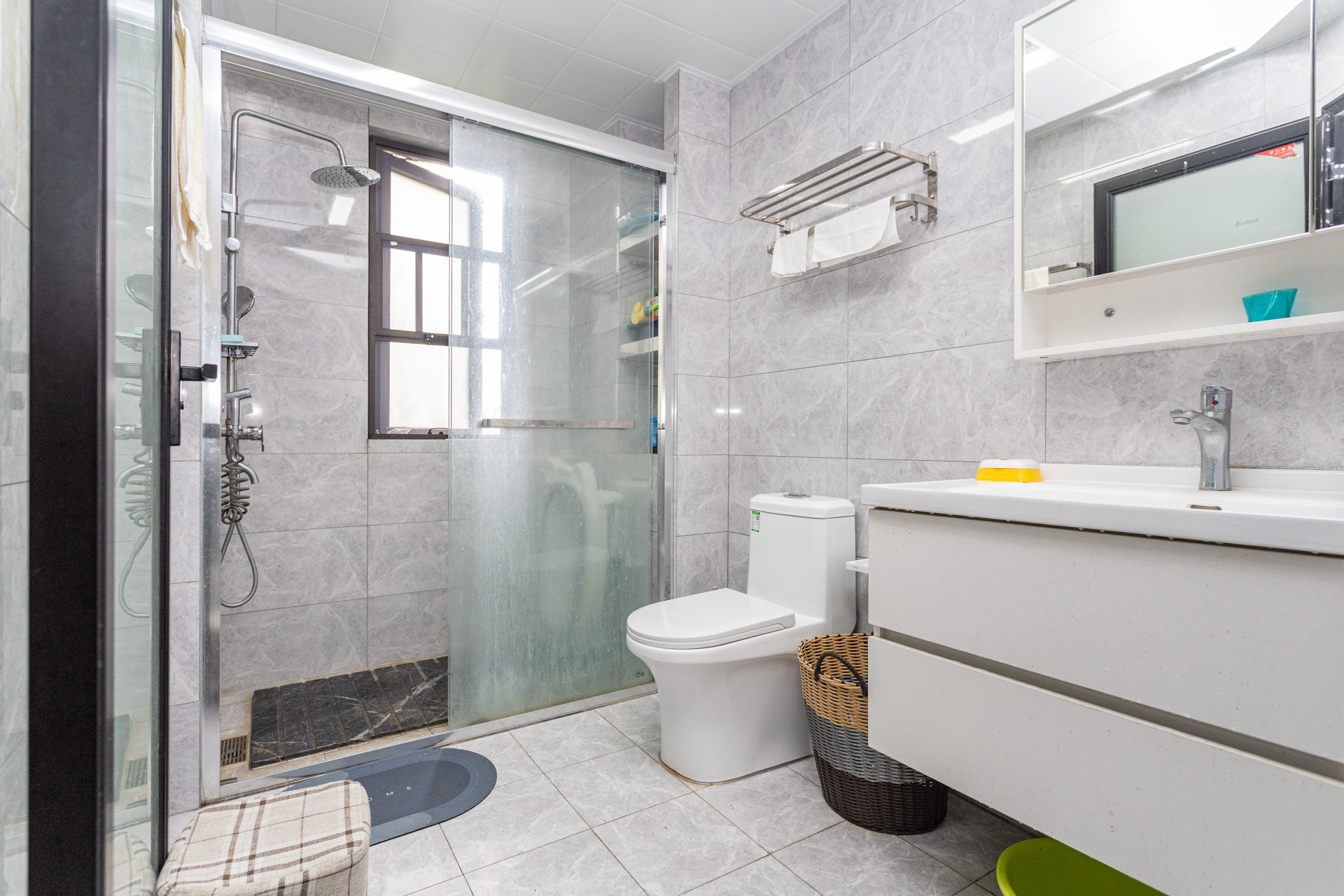 勤诚达境界城  4室2厅2卫    155.0万卫生间