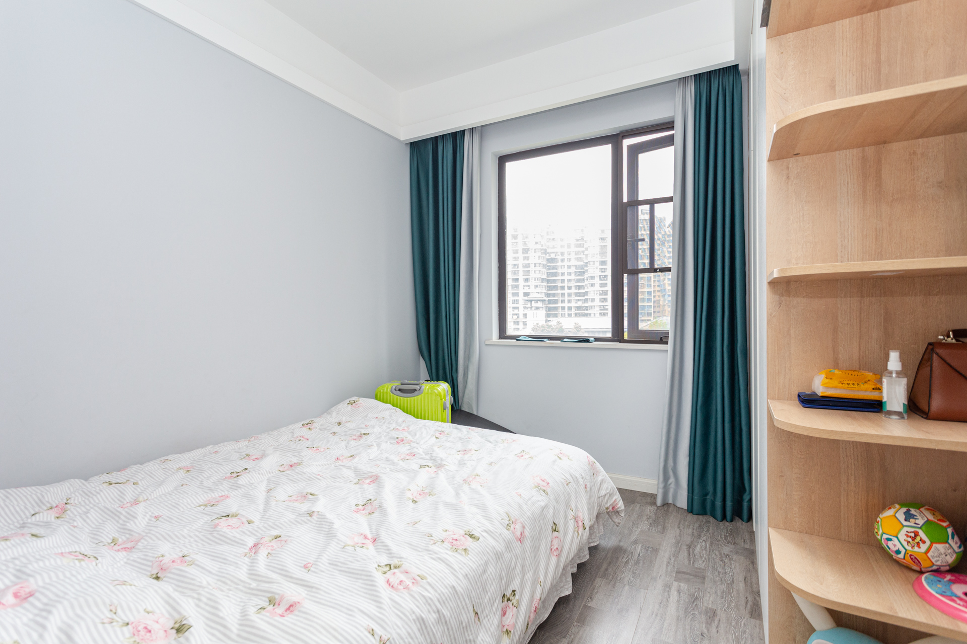 勤诚达境界城  4室2厅2卫    155.0万卧室