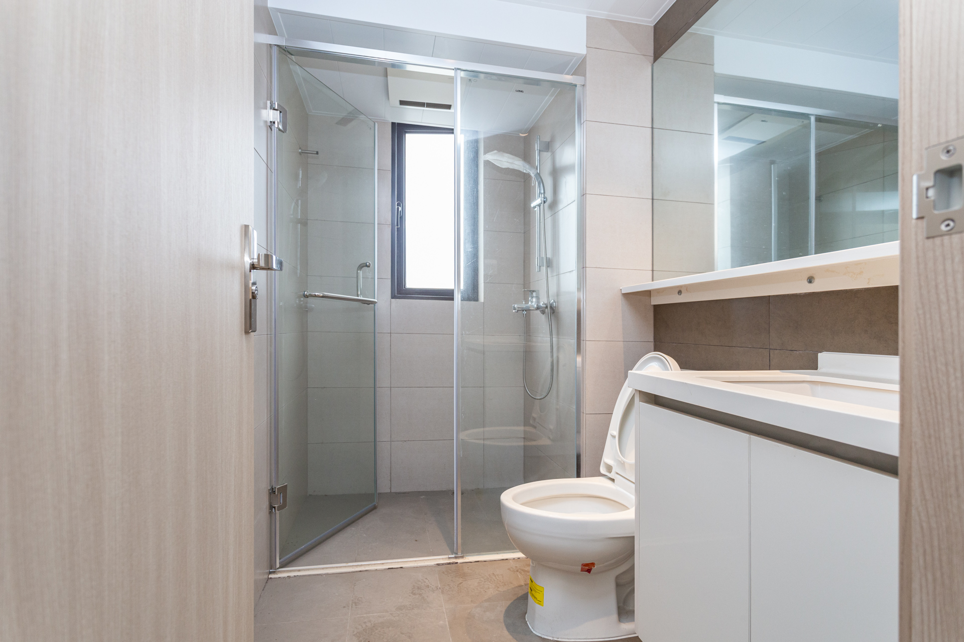 时代倾城五期 4室2厅2卫 110.0万 时代倾城五期 4室2厅2卫 110.0万卫生间