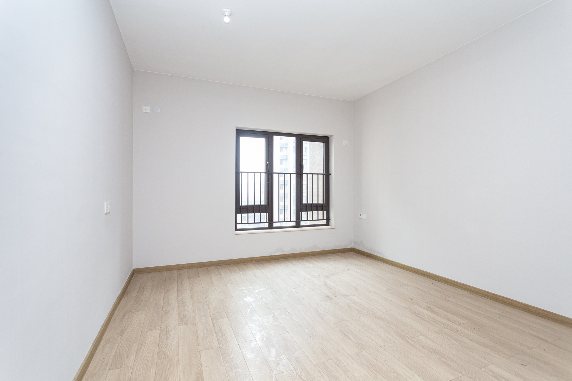 时代倾城五期 4室2厅2卫 110.0万 时代倾城五期 4室2厅2卫 110.0万卧室