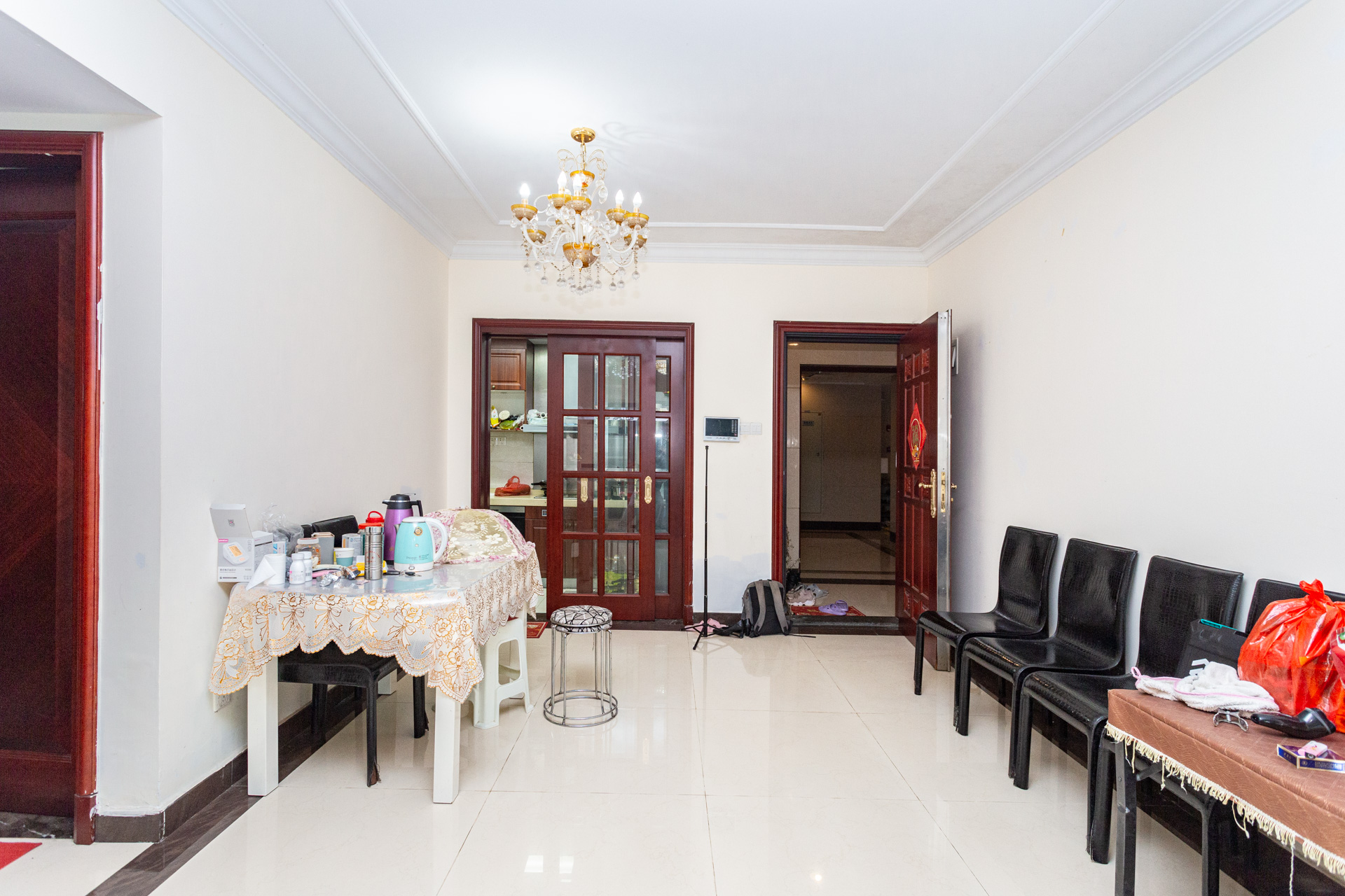 恒大名都 2室1厅1卫 55.0万 恒大名都 2室1厅1卫 55.0万客厅