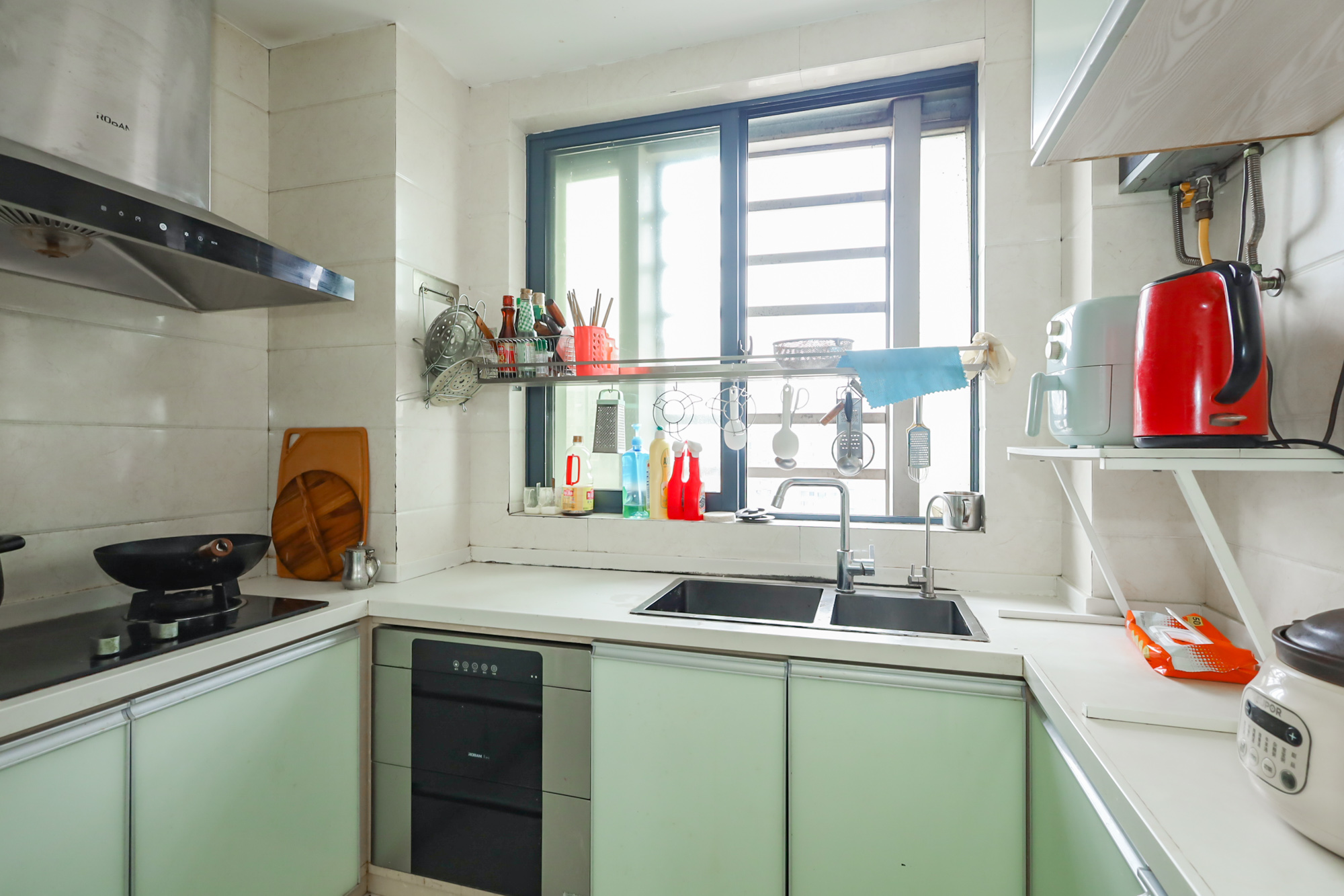 奥克斯广场  4室2厅1卫    125.0万 奥克斯广场  4室2厅1卫    125.0万厨房