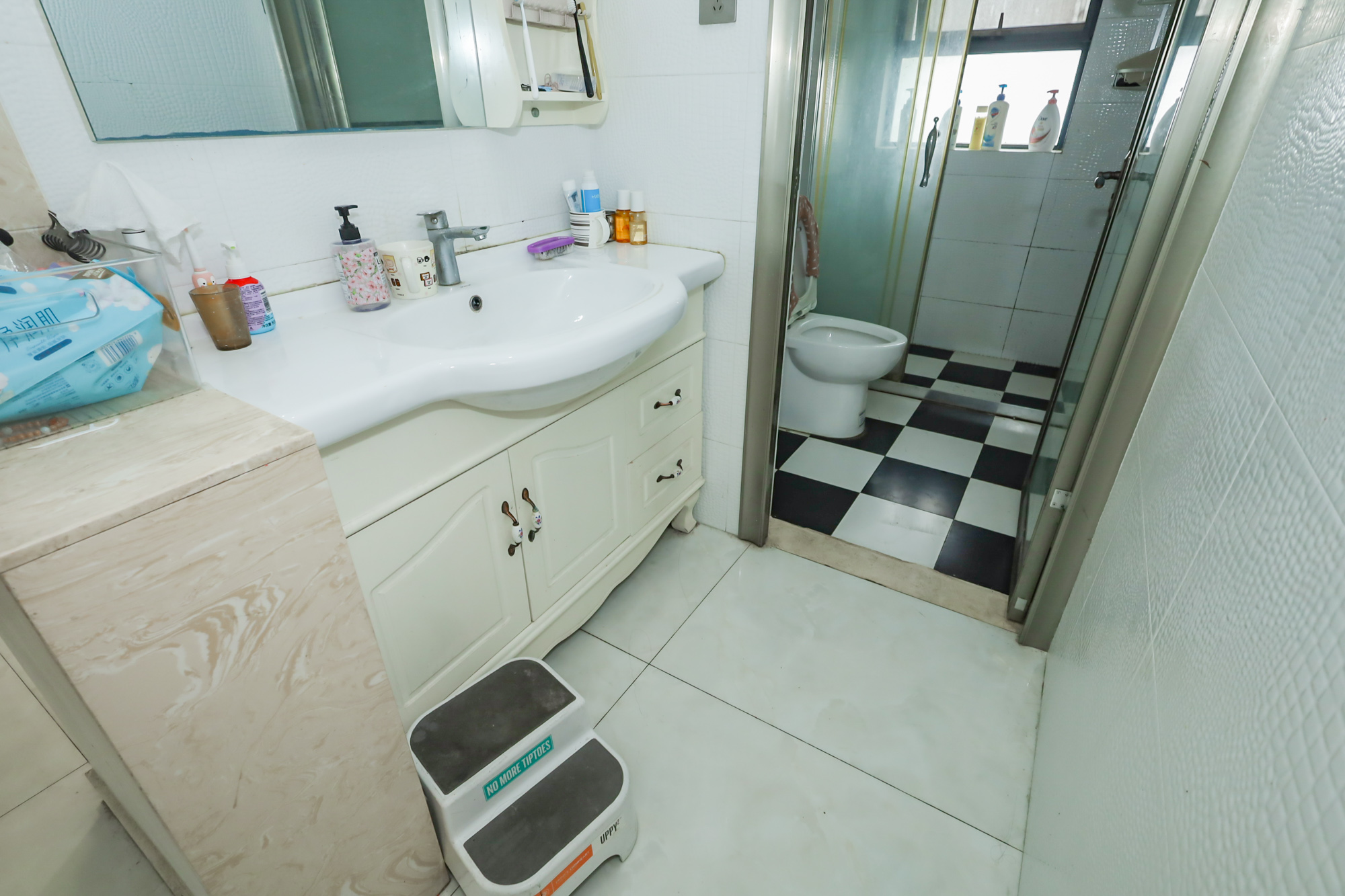 奥克斯广场  4室2厅1卫    125.0万 奥克斯广场  4室2厅1卫    125.0万卫生间