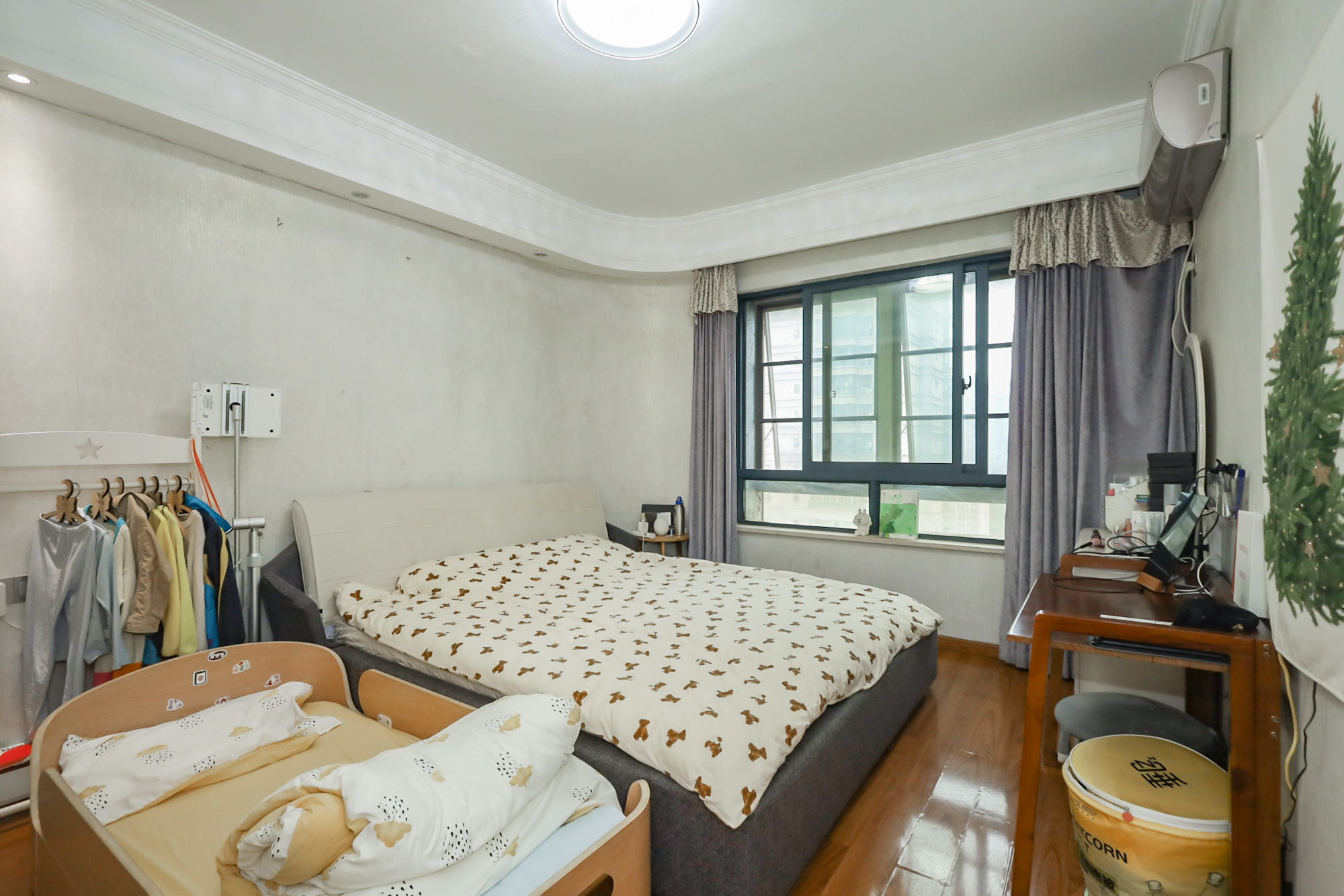 奥克斯广场  4室2厅1卫    125.0万 奥克斯广场  4室2厅1卫    125.0万卧室