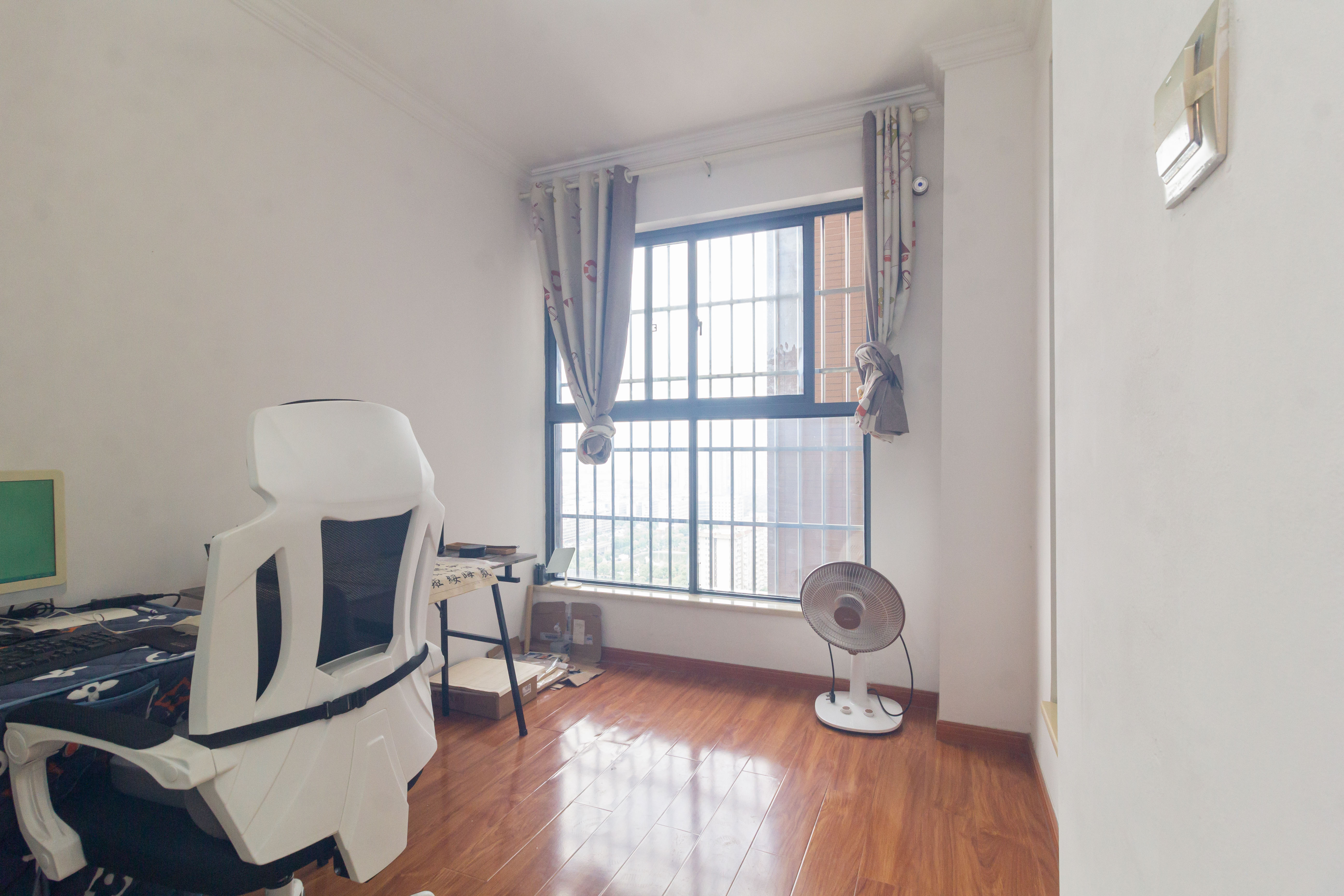 高林仕家 3室2厅1卫 79.0万 高林仕家 3室2厅1卫 79.0万卧室