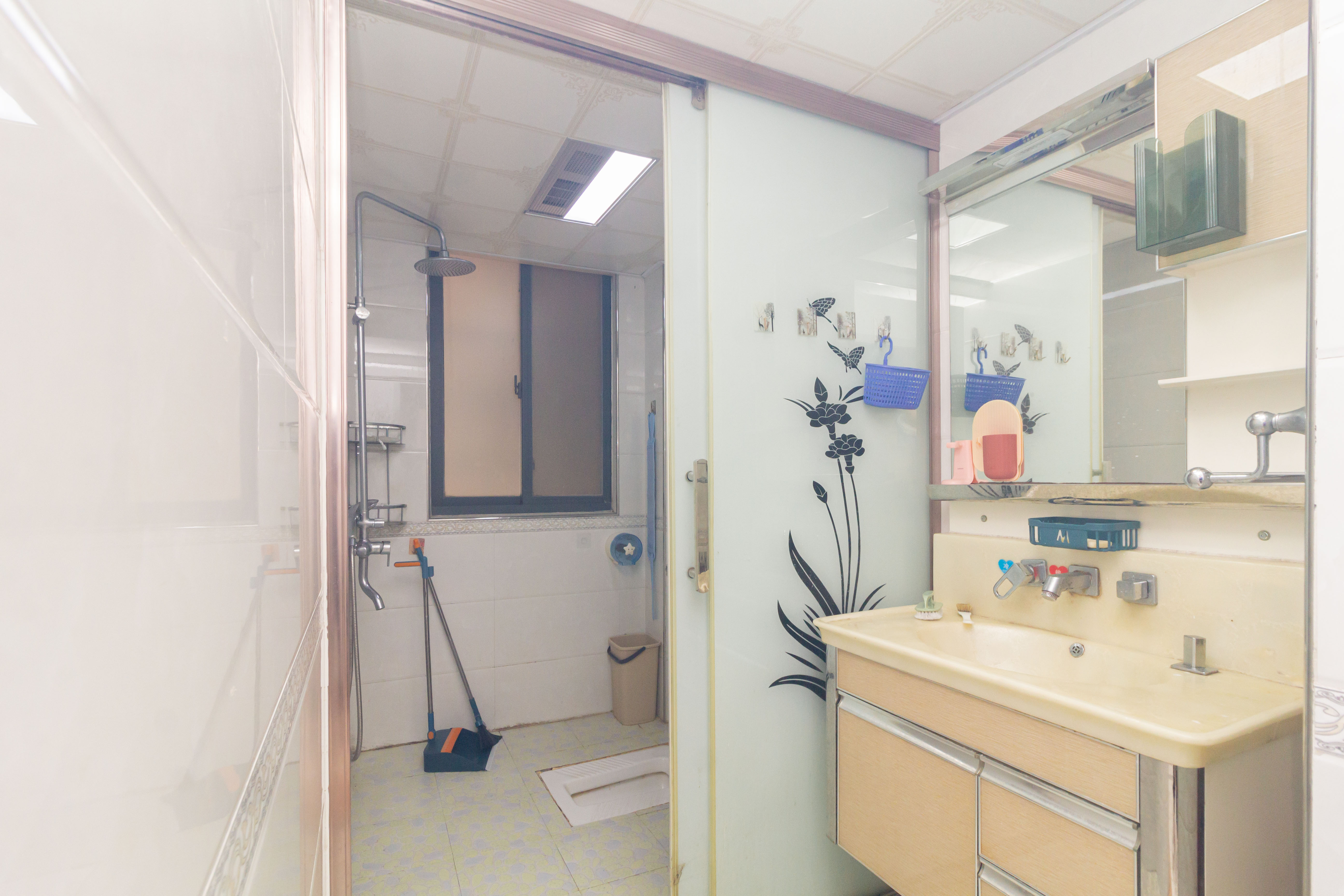 海德公园  4室2厅1卫    65.8万 海德公园  4室2厅1卫    65.8万卫生间