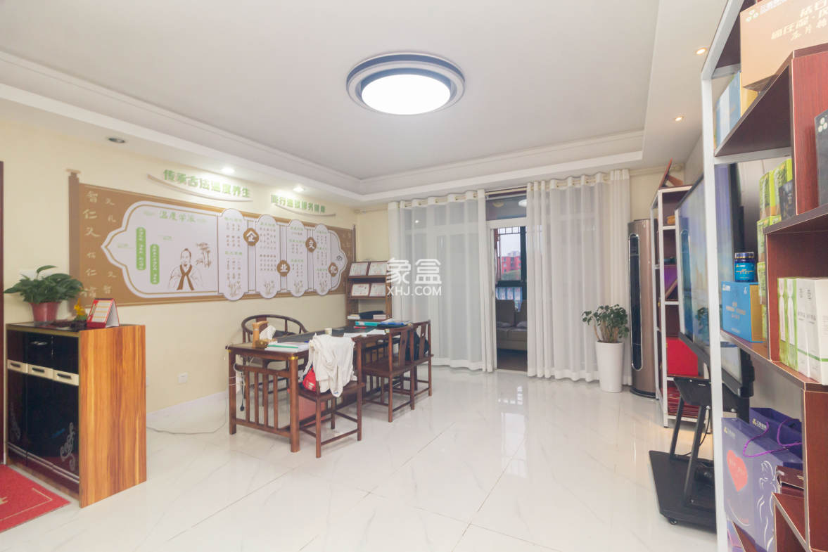 博雅湘水湾 3室2厅2卫 87.80万 博雅湘水湾 3室2厅2卫 87.80万客厅